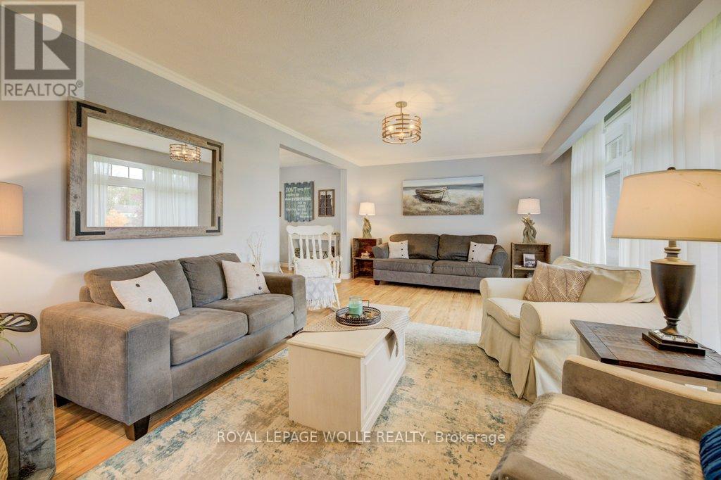












4 MCDONALD STREET W

,
North Perth,




Ontario
N4W1K4

