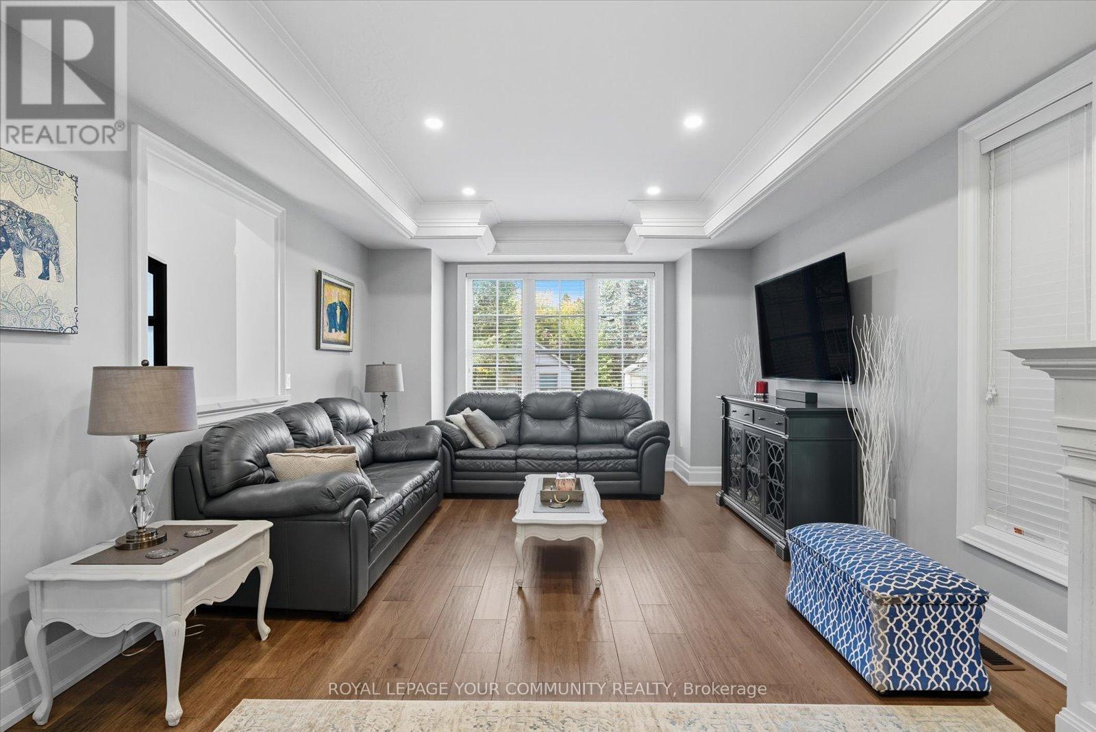 












47 HALL STREET

,
Richmond Hill,




Ontario
L4C4N7

