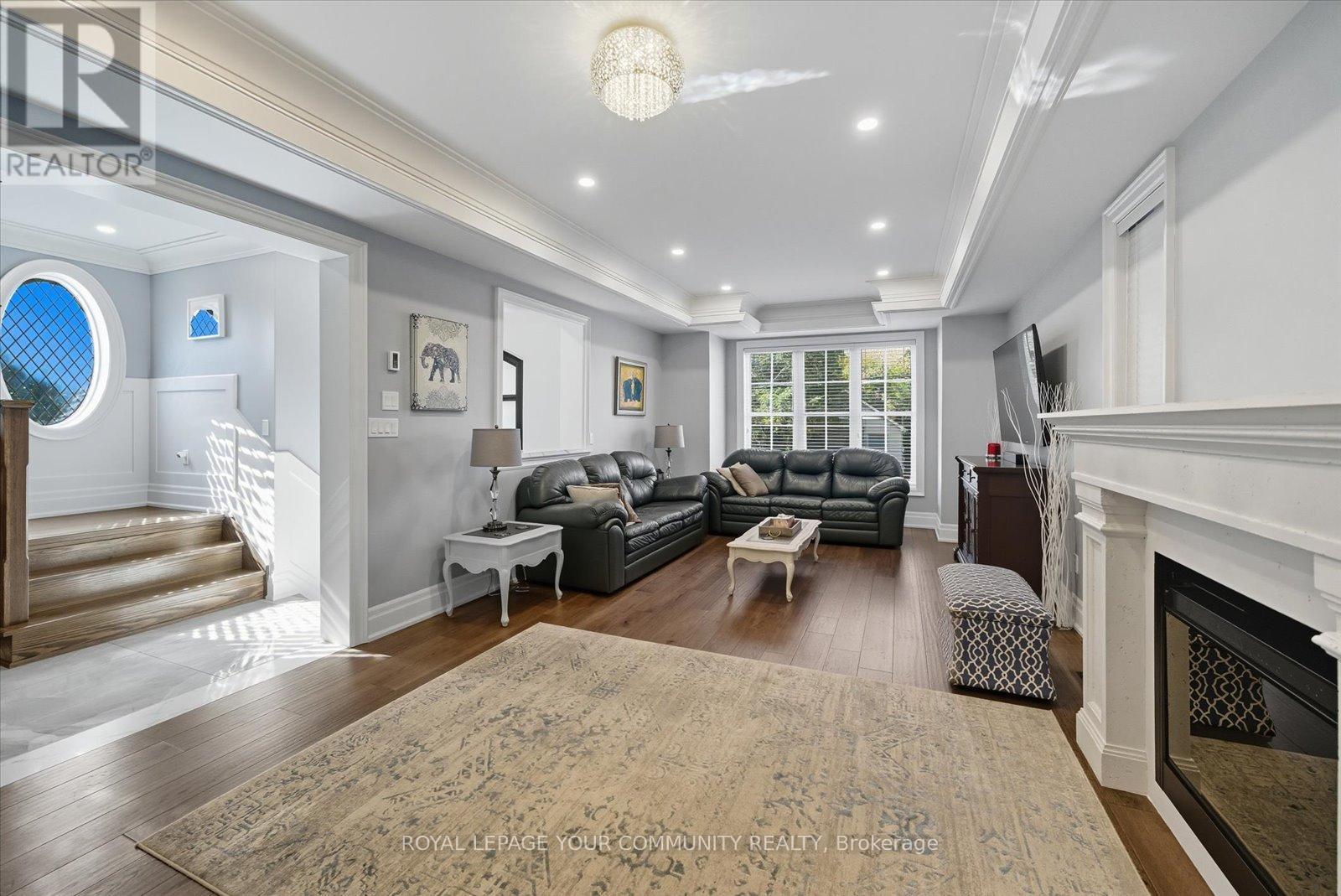 












47 HALL STREET

,
Richmond Hill,




Ontario
L4C4N7

