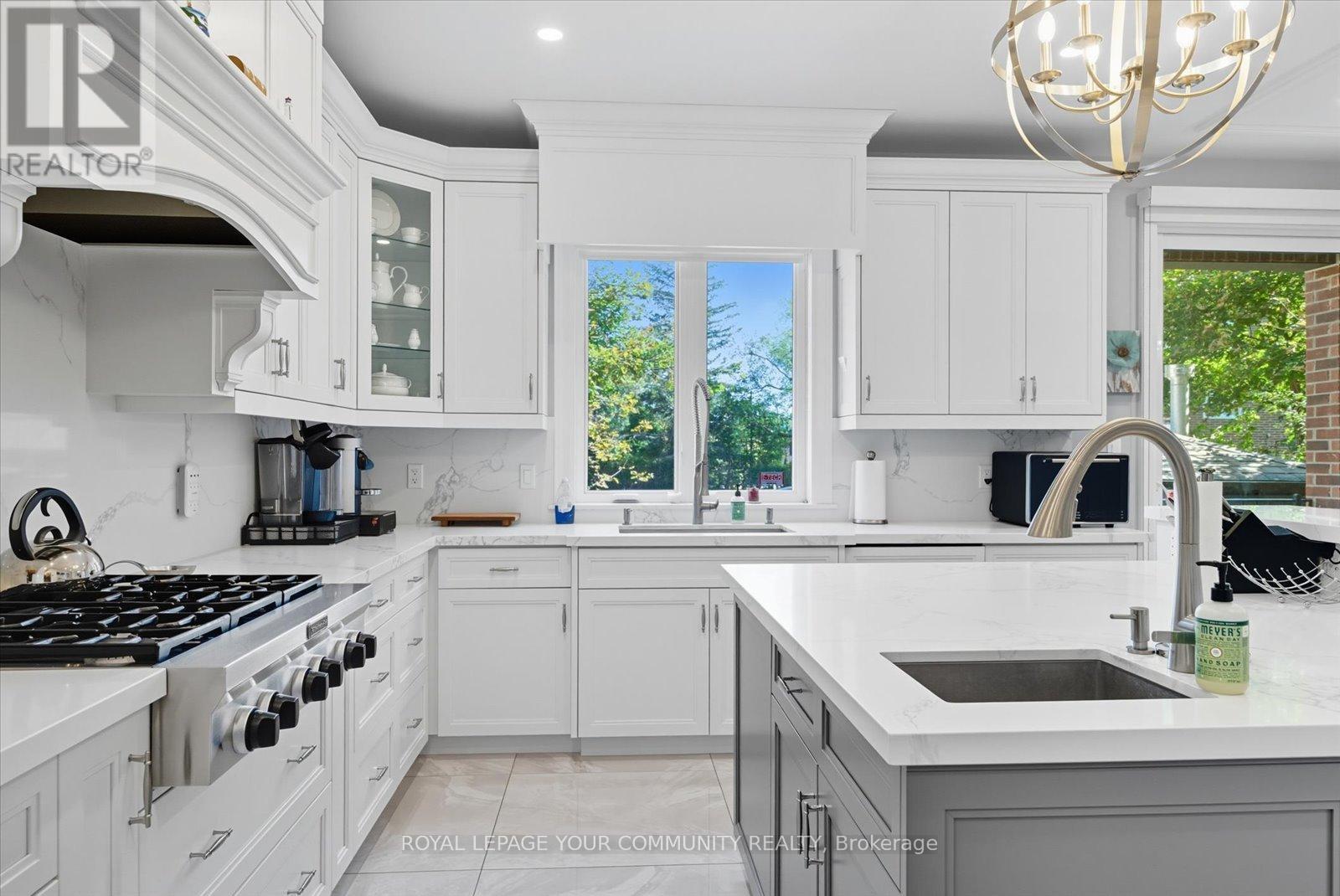 












47 HALL STREET

,
Richmond Hill,




Ontario
L4C4N7

