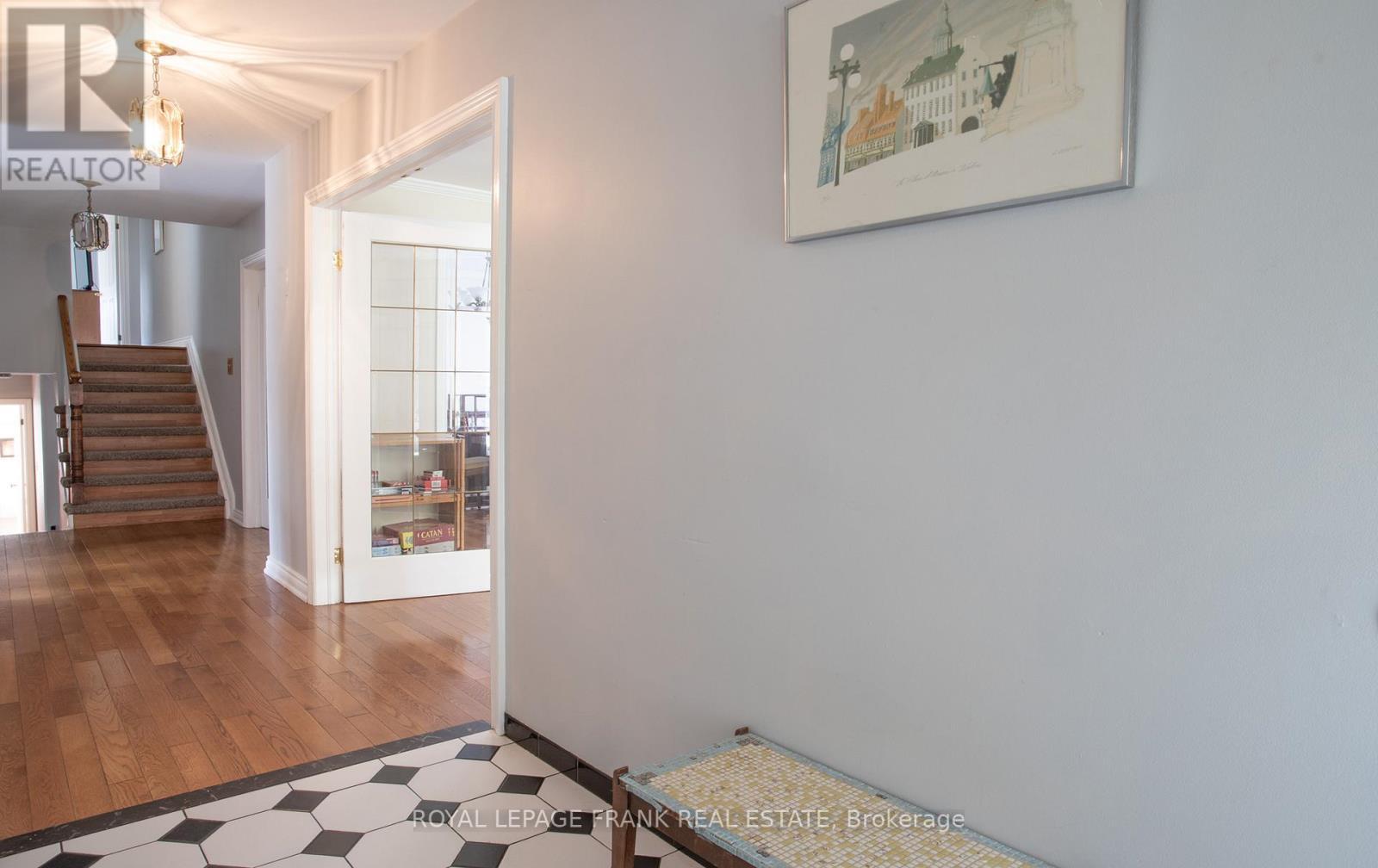 












MAIN - 312 CUMBERLAND COURT

,
Oshawa (Donevan),




Ontario
L1H8E7

