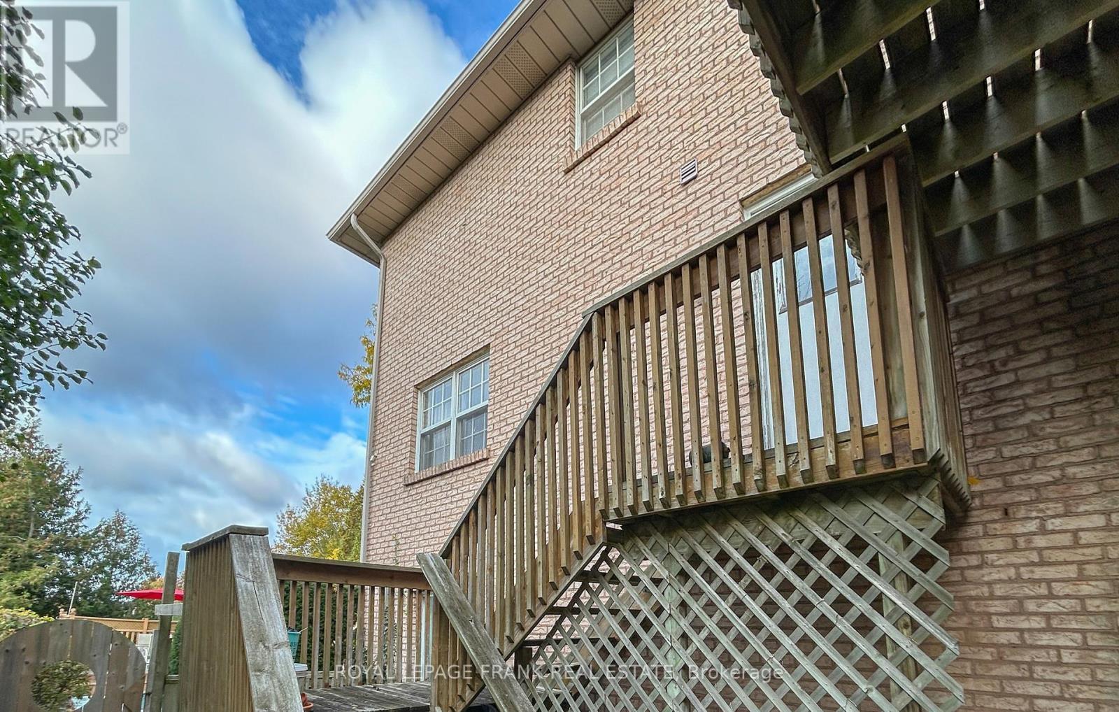 












MAIN - 312 CUMBERLAND COURT

,
Oshawa (Donevan),




Ontario
L1H8E7

