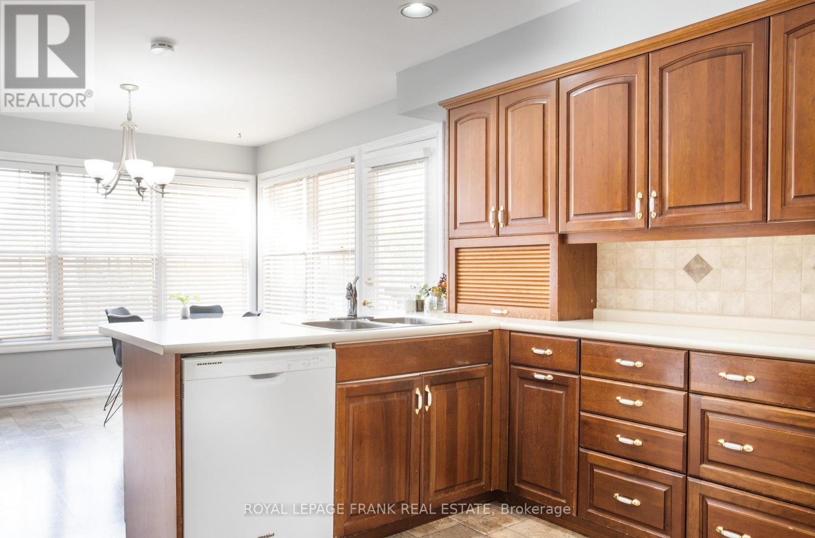 












MAIN - 312 CUMBERLAND COURT

,
Oshawa (Donevan),




Ontario
L1H8E7

