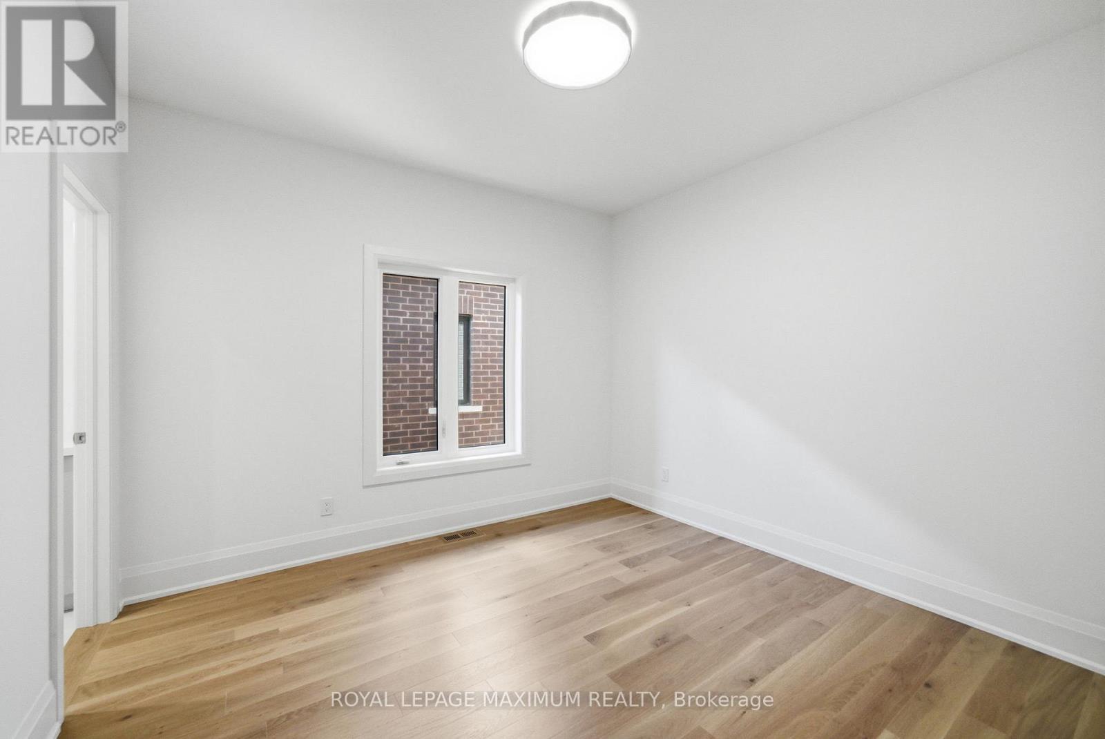 












6 DONSGROVE COURT

,
Vaughan,




Ontario
L4J9A1

