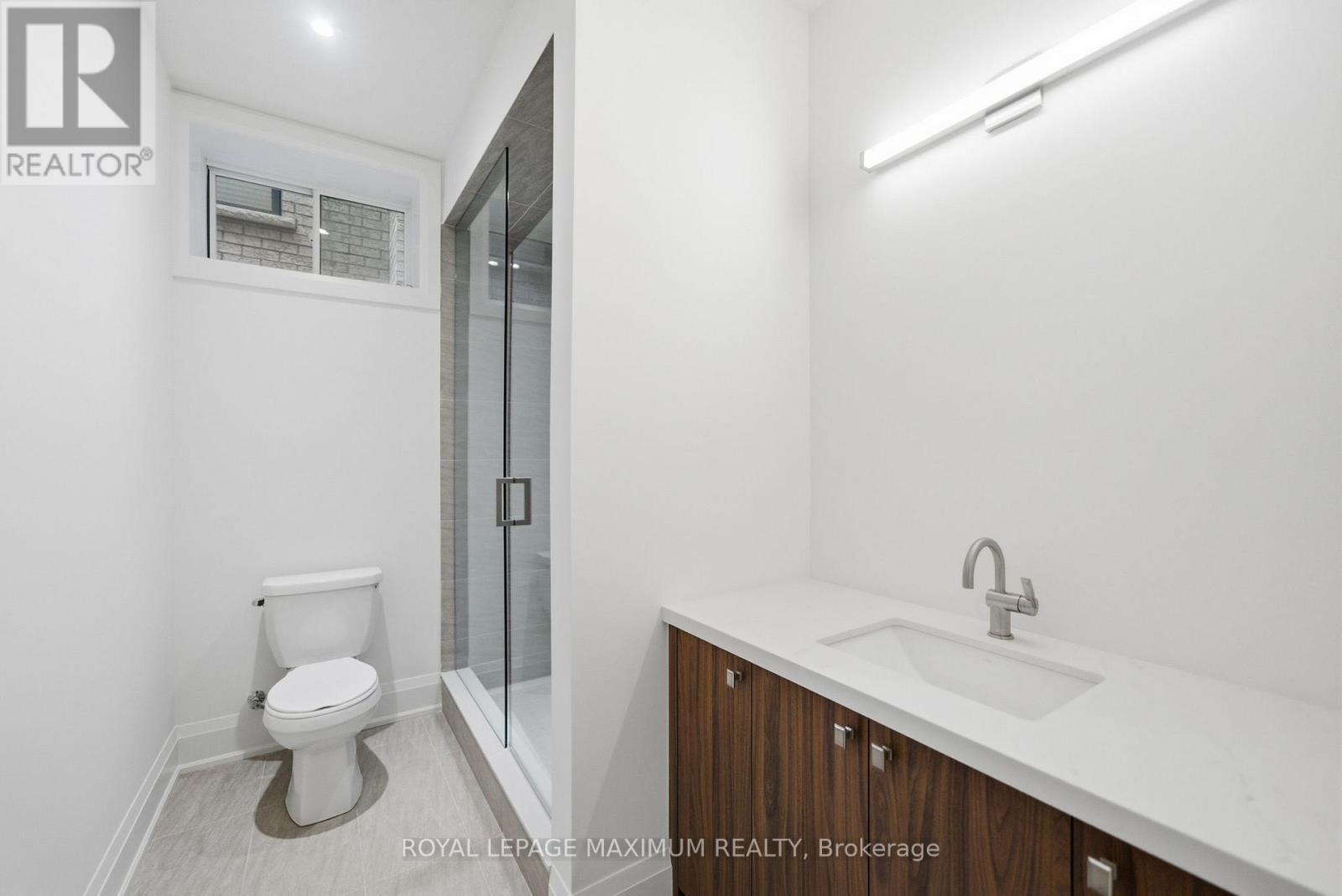 












6 DONSGROVE COURT

,
Vaughan,




Ontario
L4J9A1

