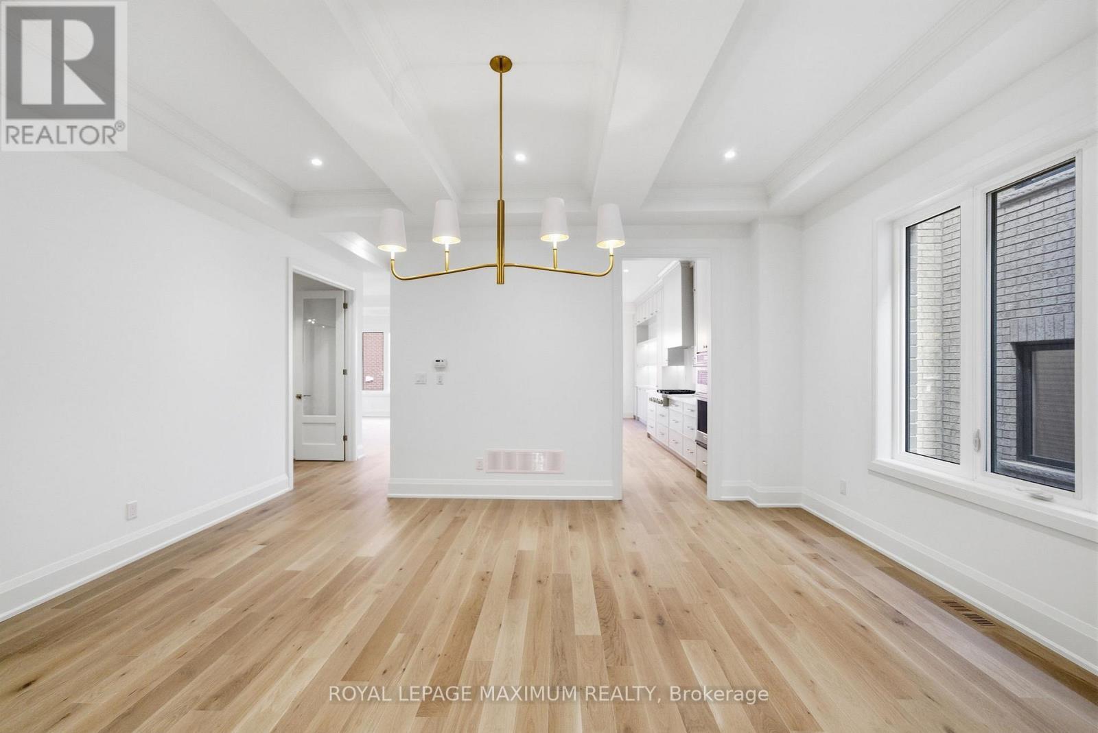 












6 DONSGROVE COURT

,
Vaughan,




Ontario
L4J9A1

