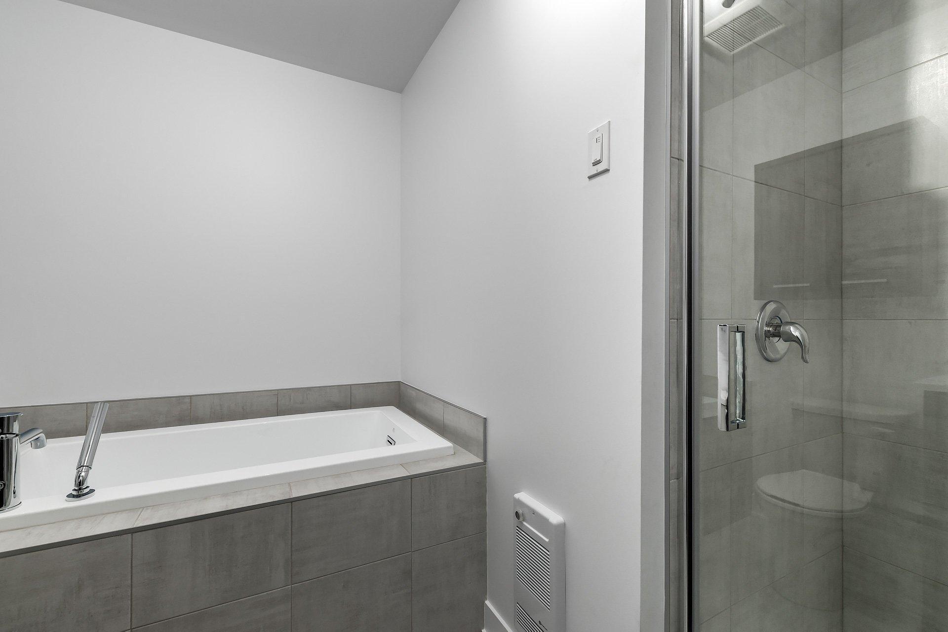 









6100


Rue de Lusa

, 7,
Brossard,




QC
J4Y0L8

