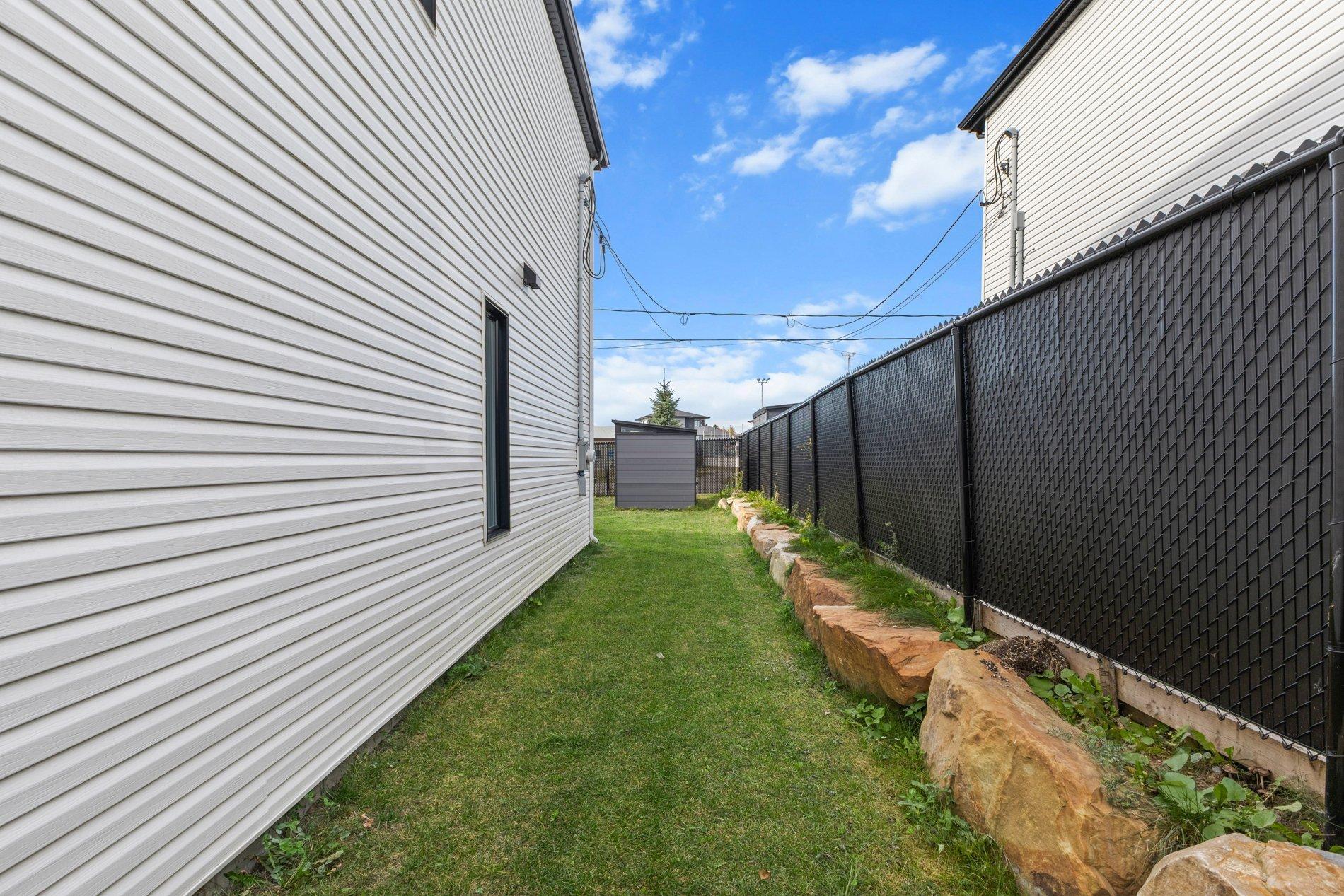 









13750


Rue du Merlot

,
Mirabel,




QC
J7N3P1

