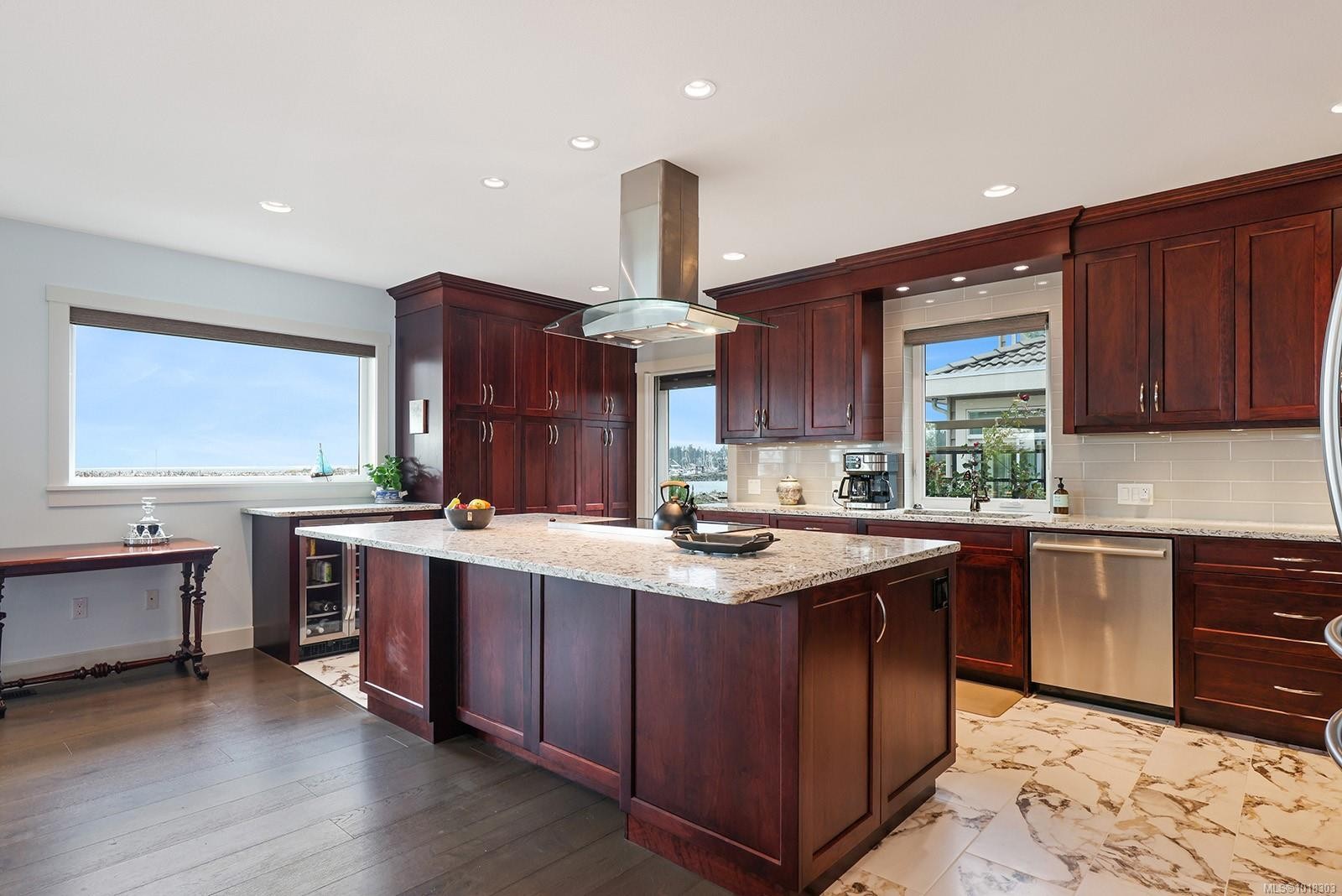 









1755


Admiral Tryon

Blvd,
French Creek,




BC
V9P 2V2

