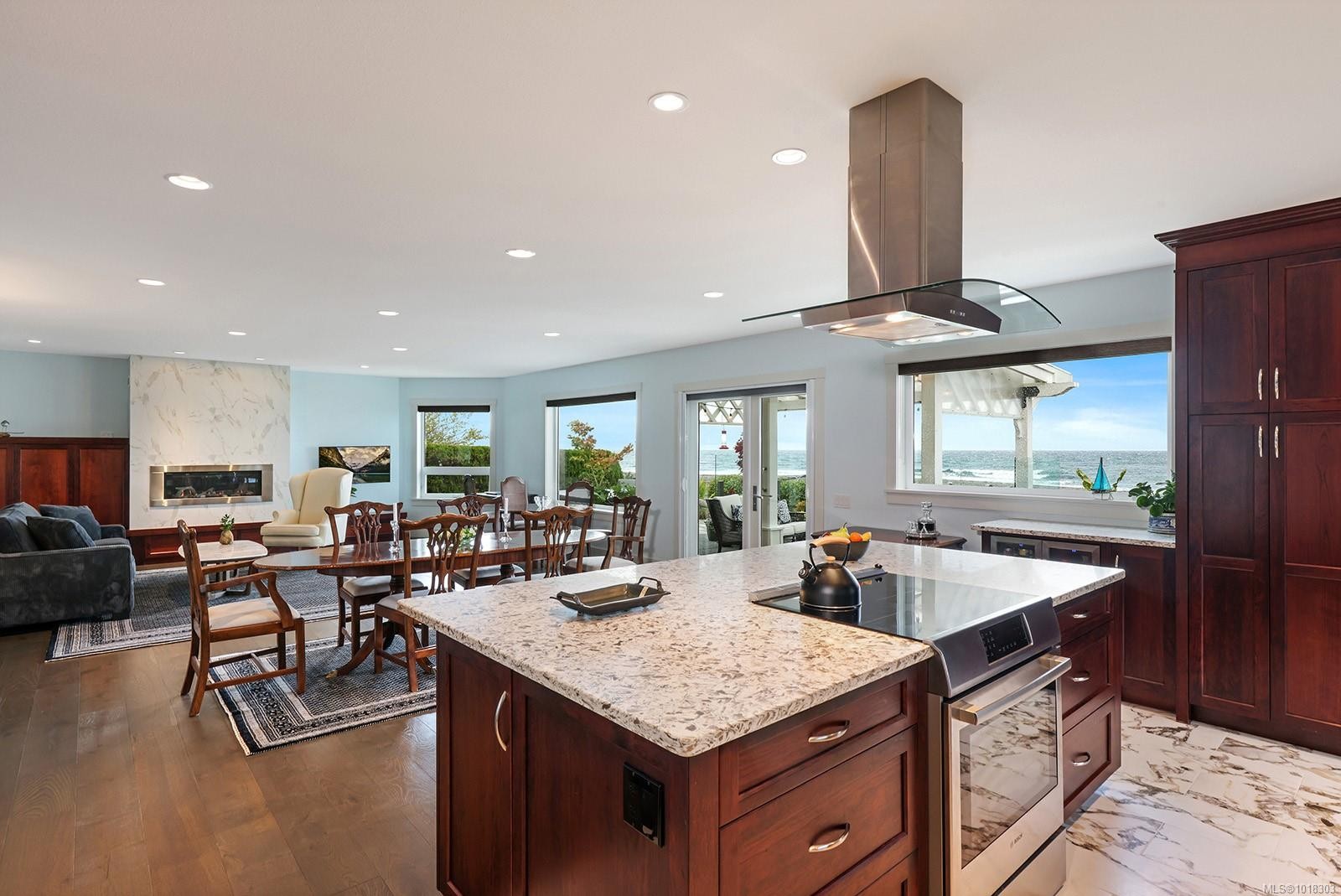 









1755


Admiral Tryon

Blvd,
French Creek,




BC
V9P 2V2

