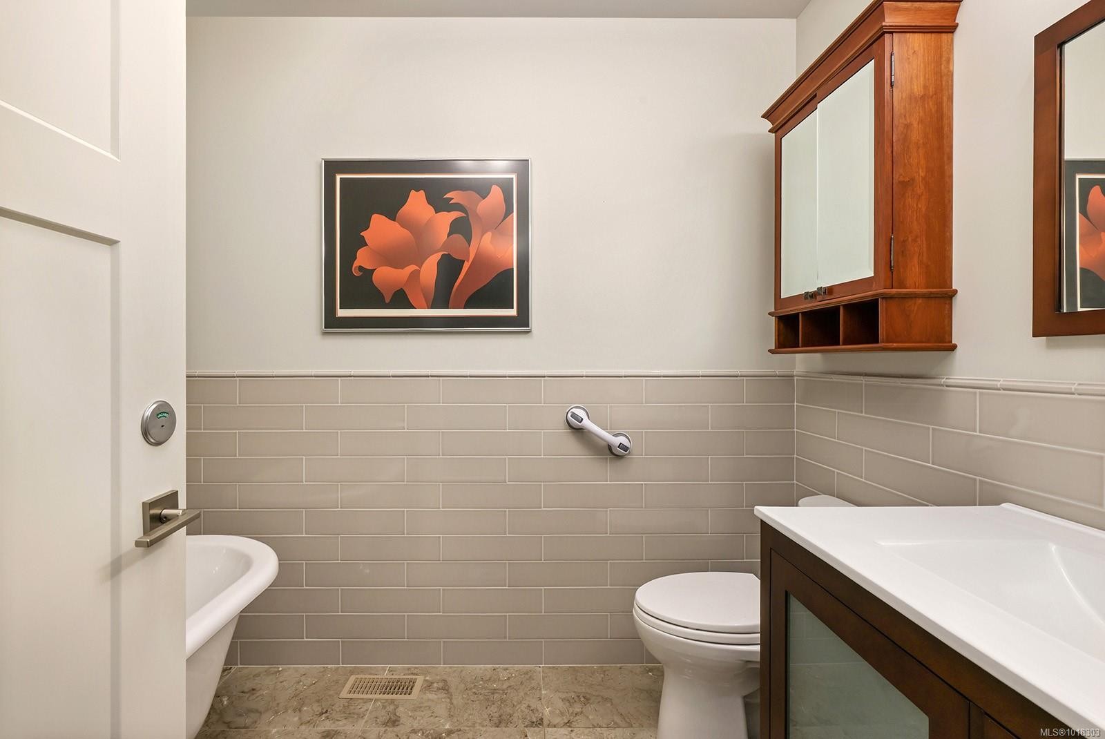 









1755


Admiral Tryon

Blvd,
French Creek,




BC
V9P 2V2

