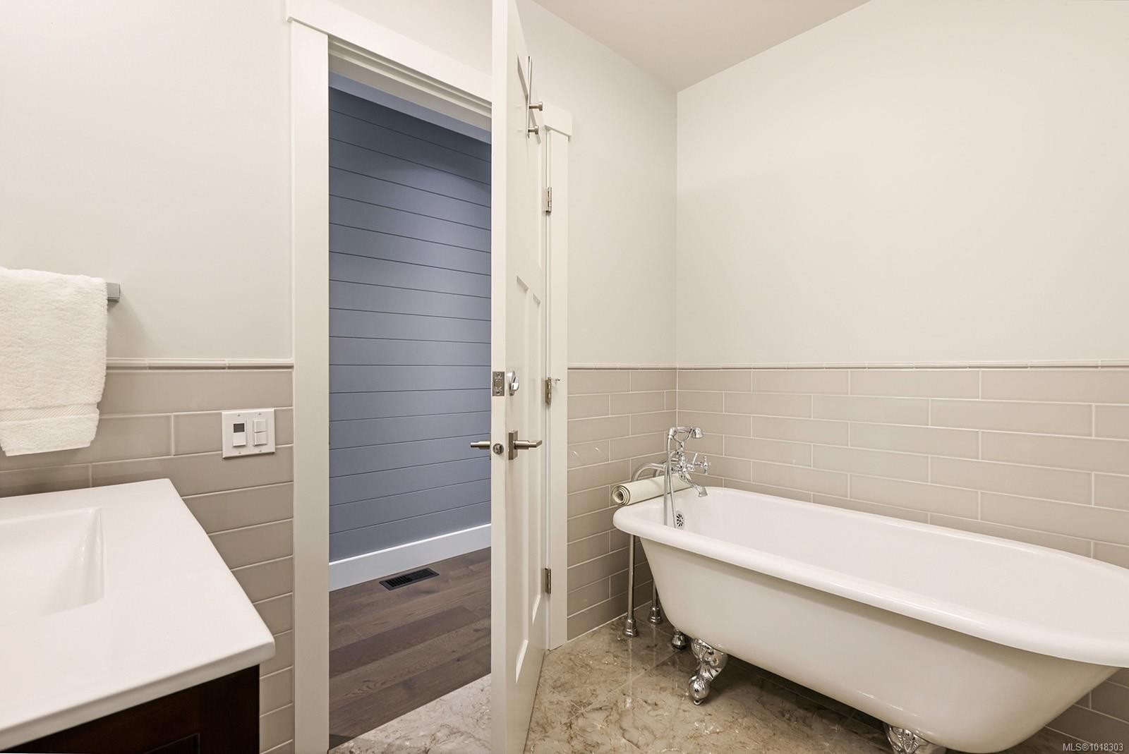 









1755


Admiral Tryon

Blvd,
French Creek,




BC
V9P 2V2

