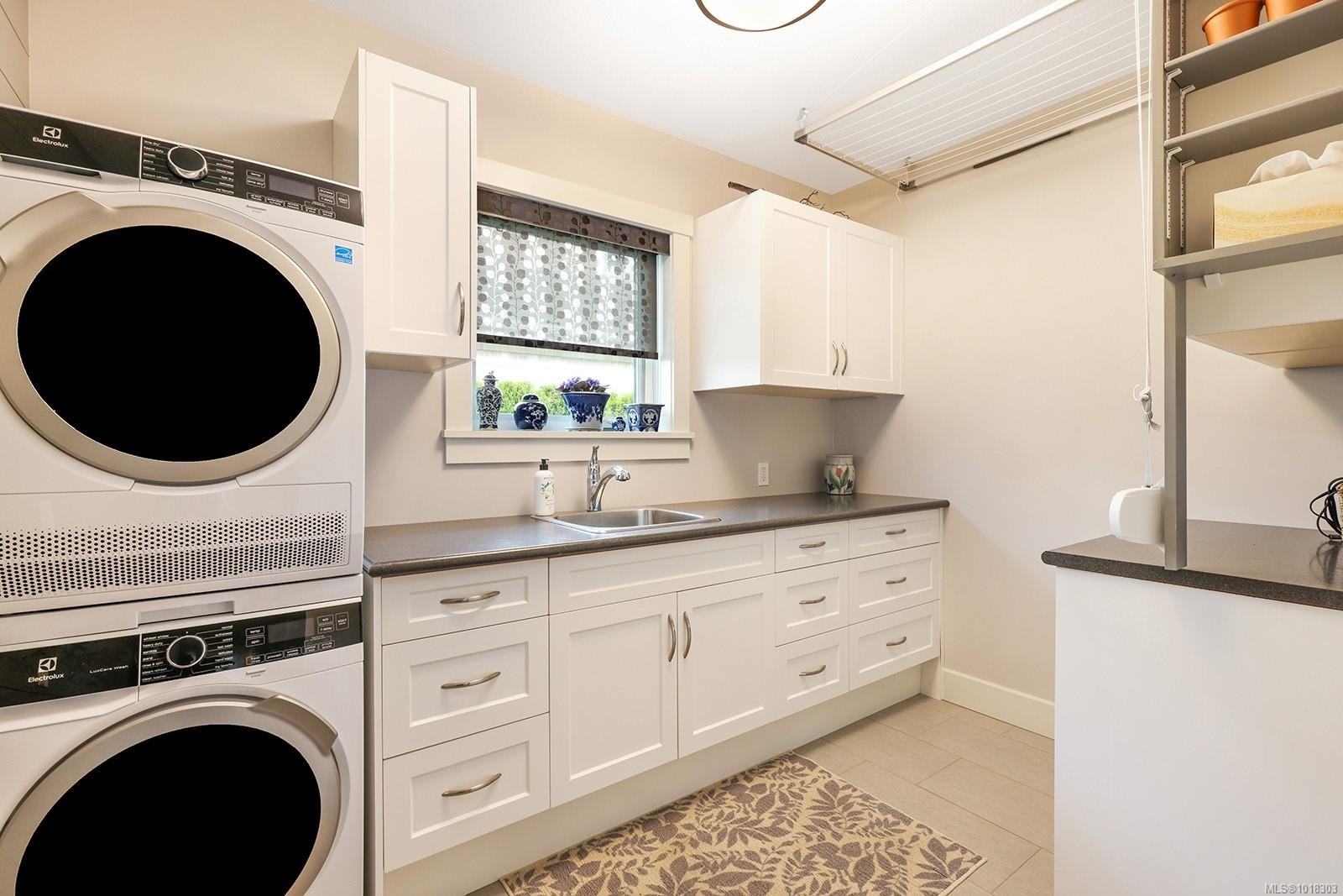 









1755


Admiral Tryon

Blvd,
French Creek,




BC
V9P 2V2

