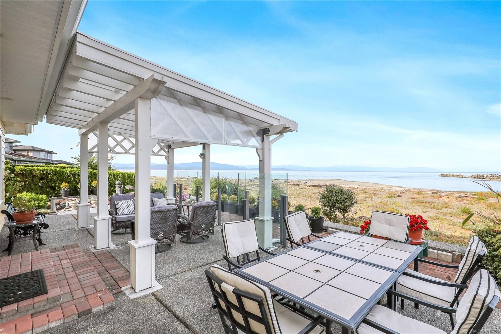 









1755


Admiral Tryon

Blvd,
French Creek,




BC
V9P 2V2

