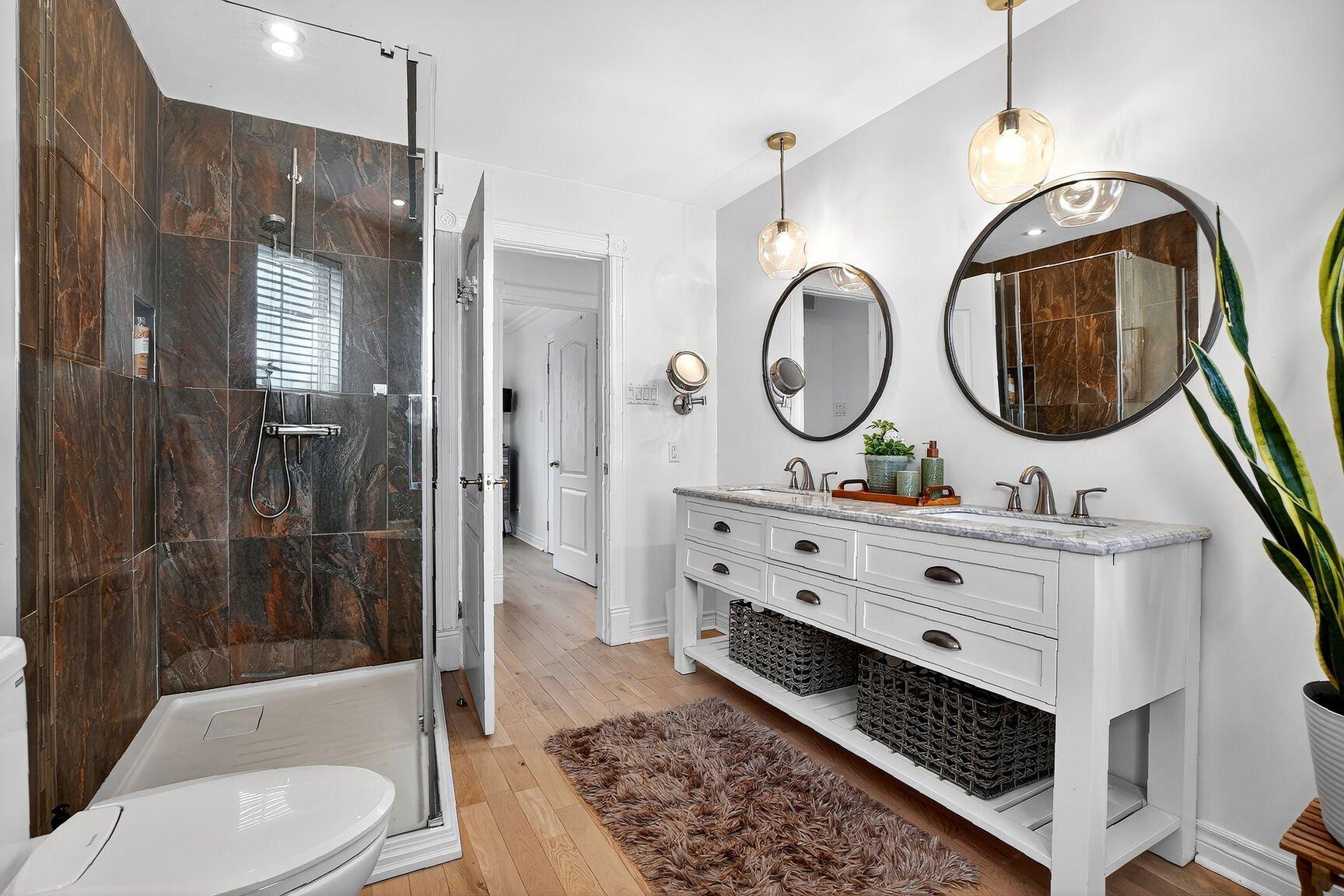 









300


Rue du Nénuphar

,
Granby,




QC
J2H2J9

