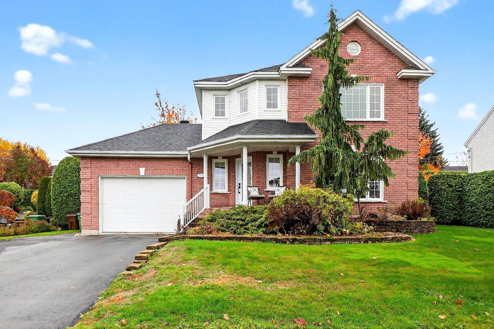 









300


Rue du Nénuphar

,
Granby,




QC
J2H2J9

