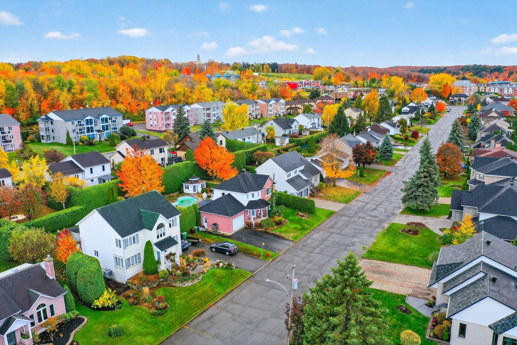 









300


Rue du Nénuphar

,
Granby,




QC
J2H2J9

