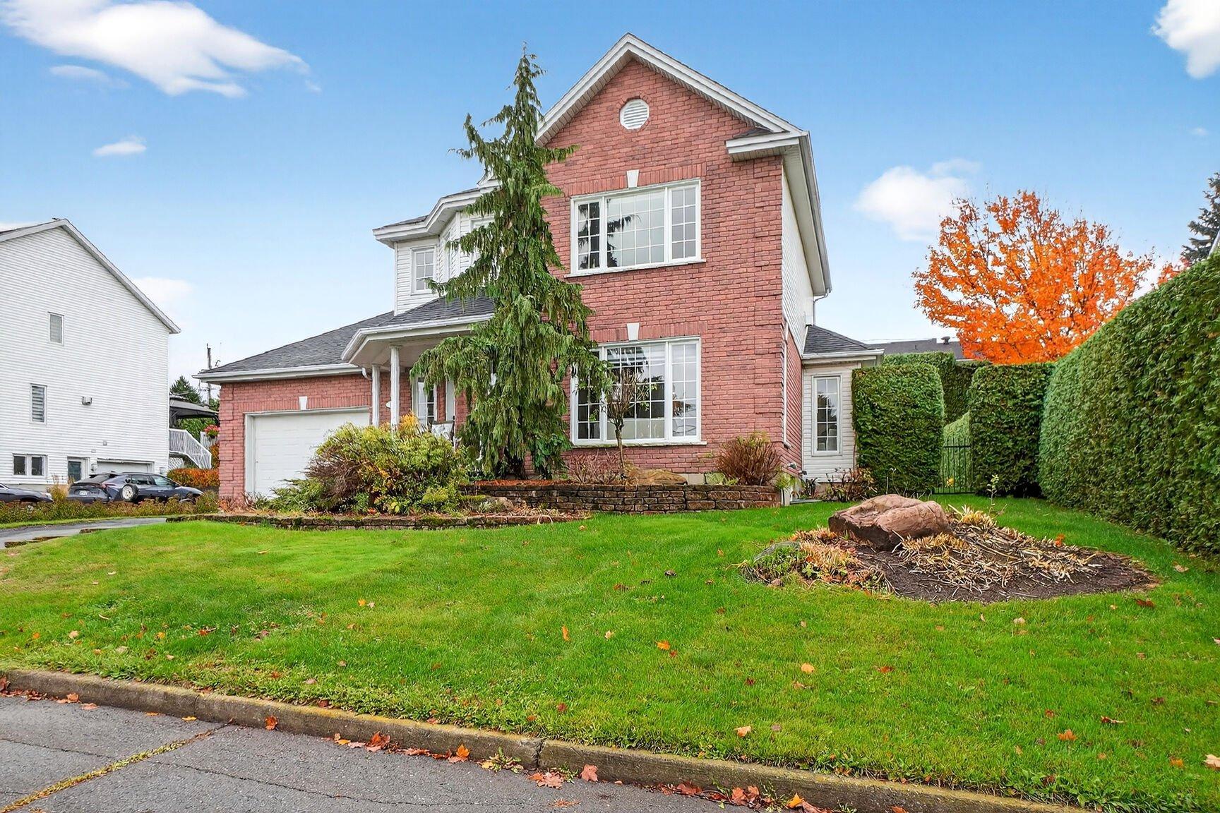 









300


Rue du Nénuphar

,
Granby,




QC
J2H2J9

