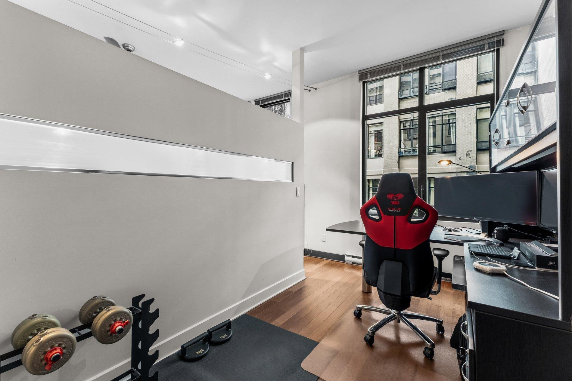 









765


Rue Bourget

, 201,
Montréal (Le Sud-Ouest),




QC
H4C0A5

