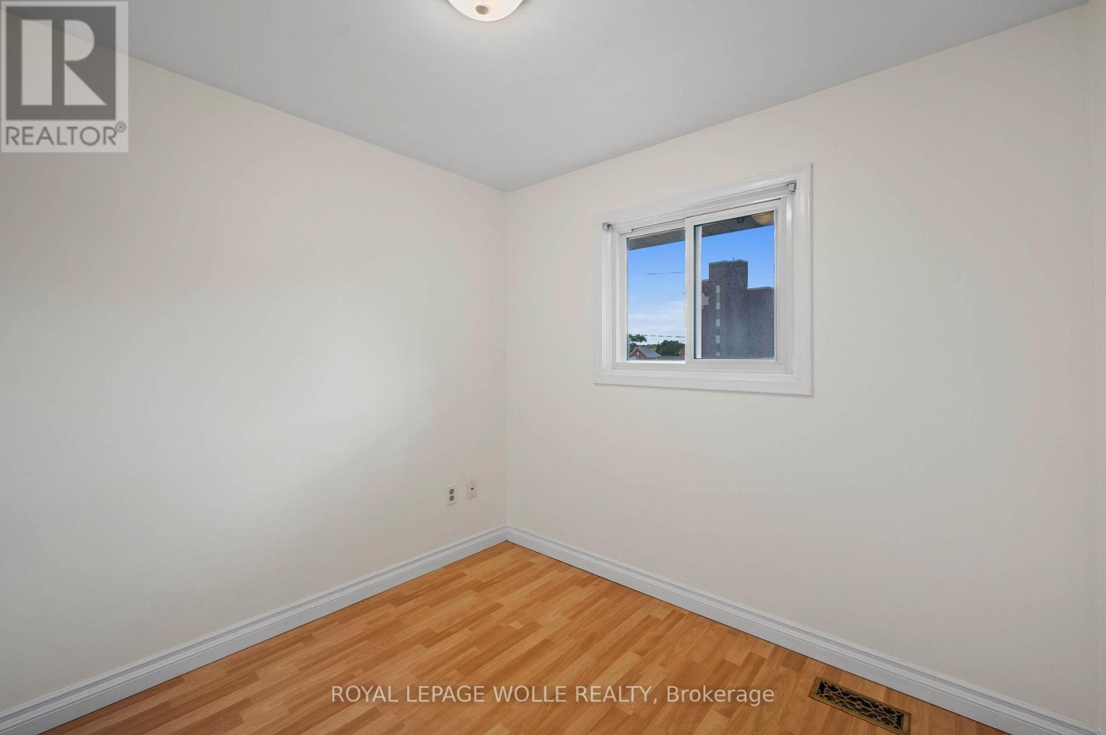 












91 WILFRED AVENUE

,
Kitchener,




Ontario
N2A1W9

