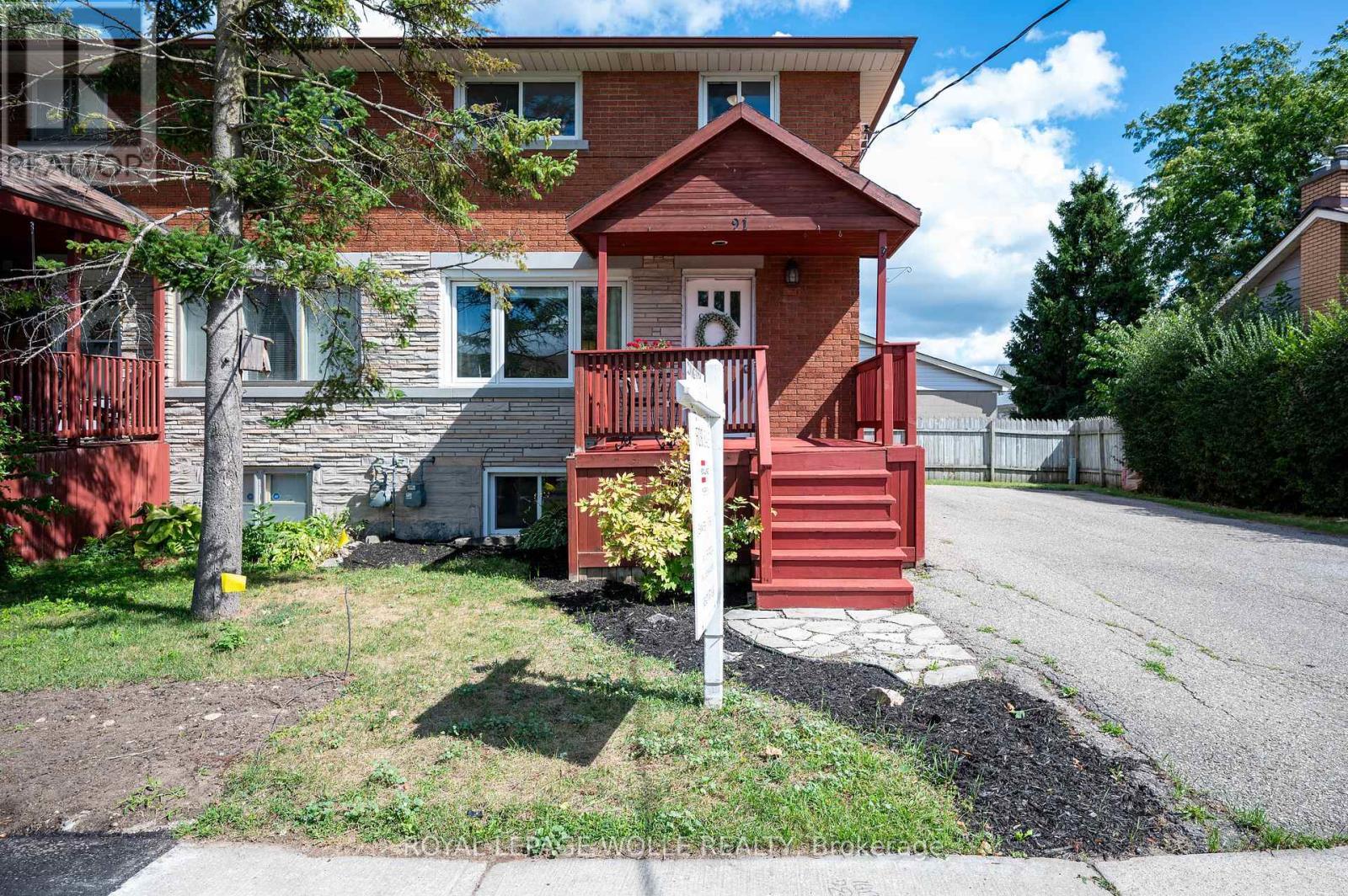 












91 WILFRED AVENUE

,
Kitchener,




Ontario
N2A1W9

