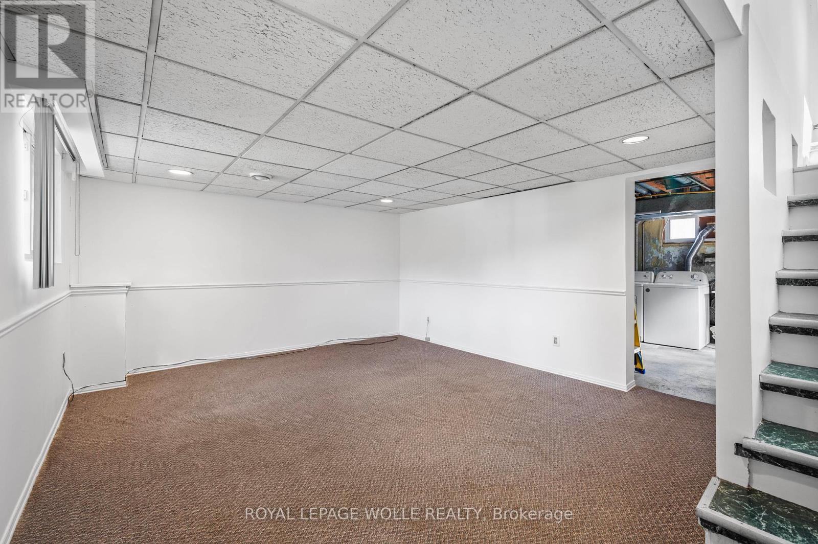 












91 WILFRED AVENUE

,
Kitchener,




Ontario
N2A1W9


