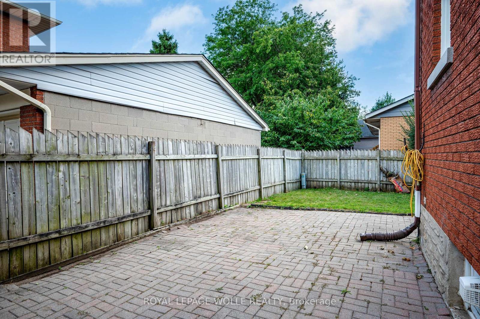 












91 WILFRED AVENUE

,
Kitchener,




Ontario
N2A1W9

