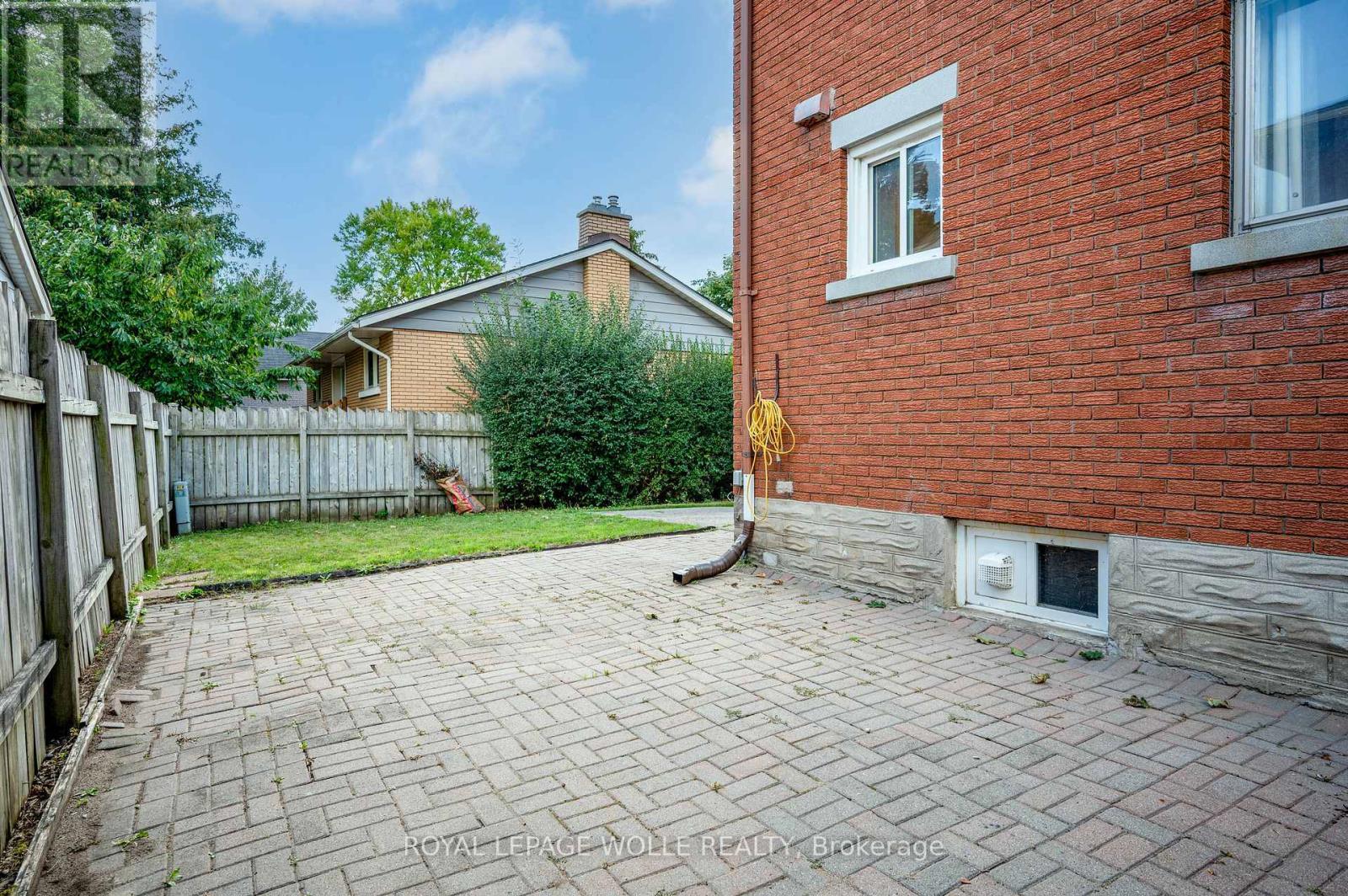 












91 WILFRED AVENUE

,
Kitchener,




Ontario
N2A1W9

