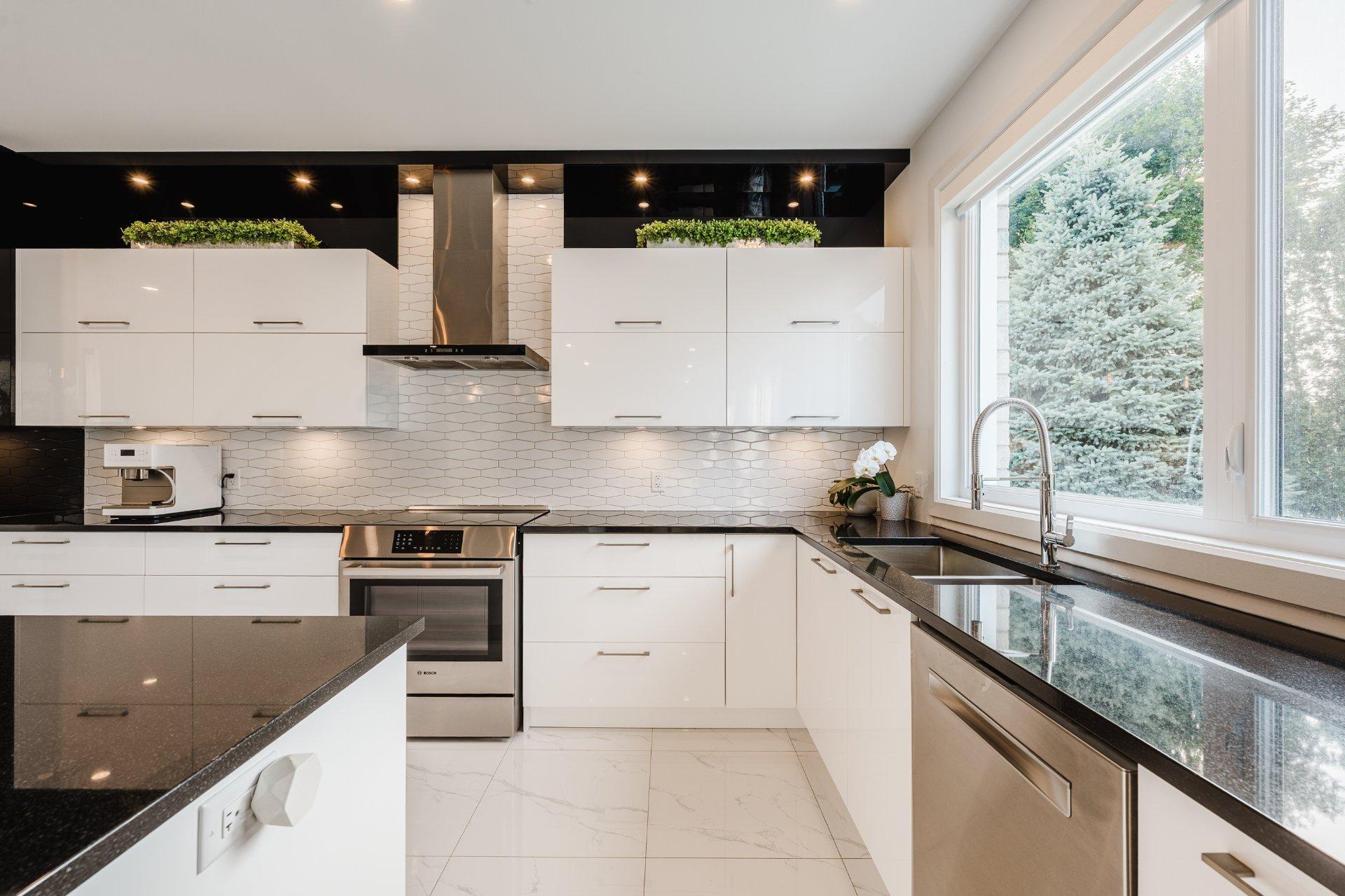 









5950


Rue Baillargeon

,
Brossard,




QC
J4Z1S5

