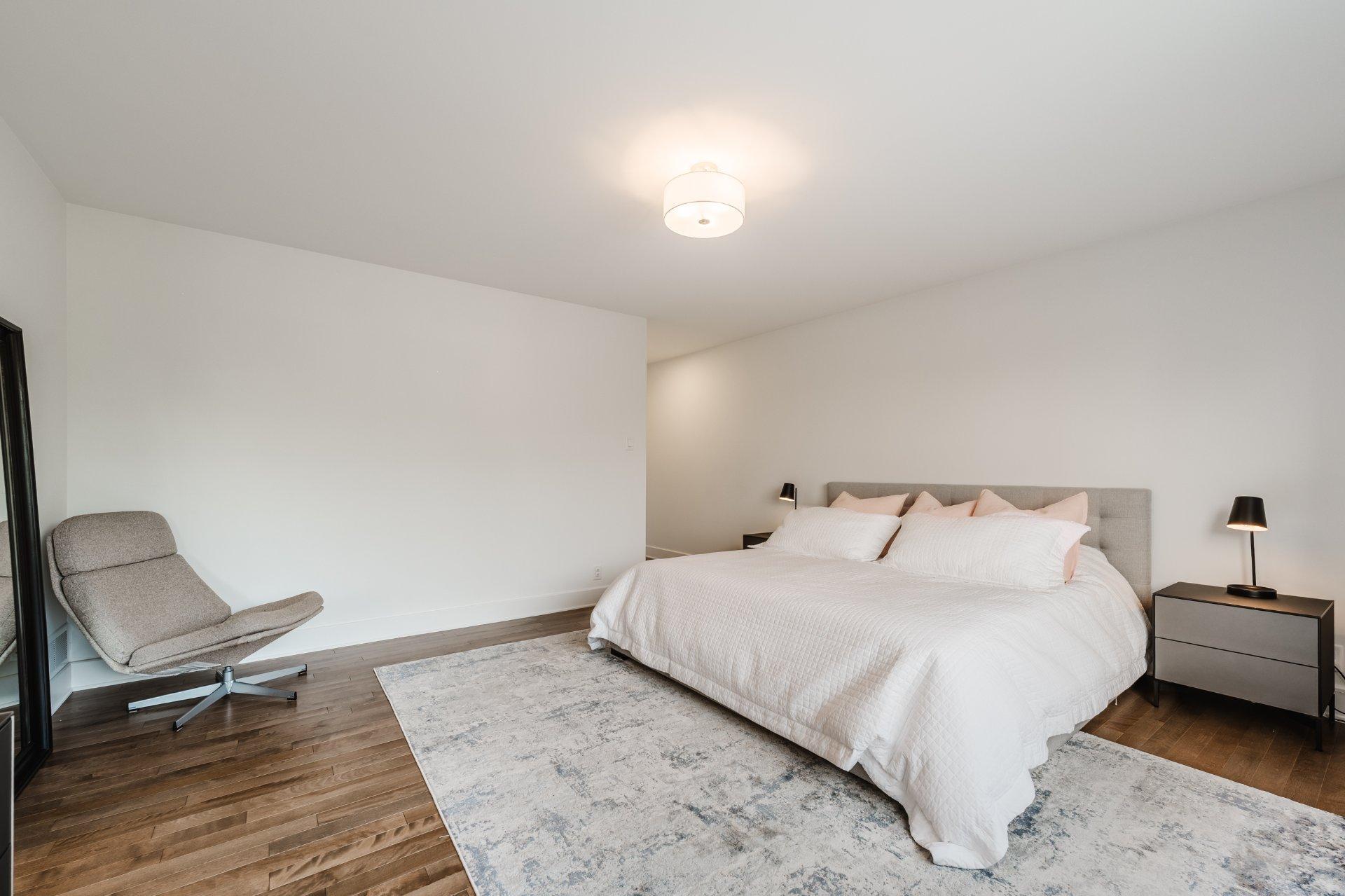 









5950


Rue Baillargeon

,
Brossard,




QC
J4Z1S5

