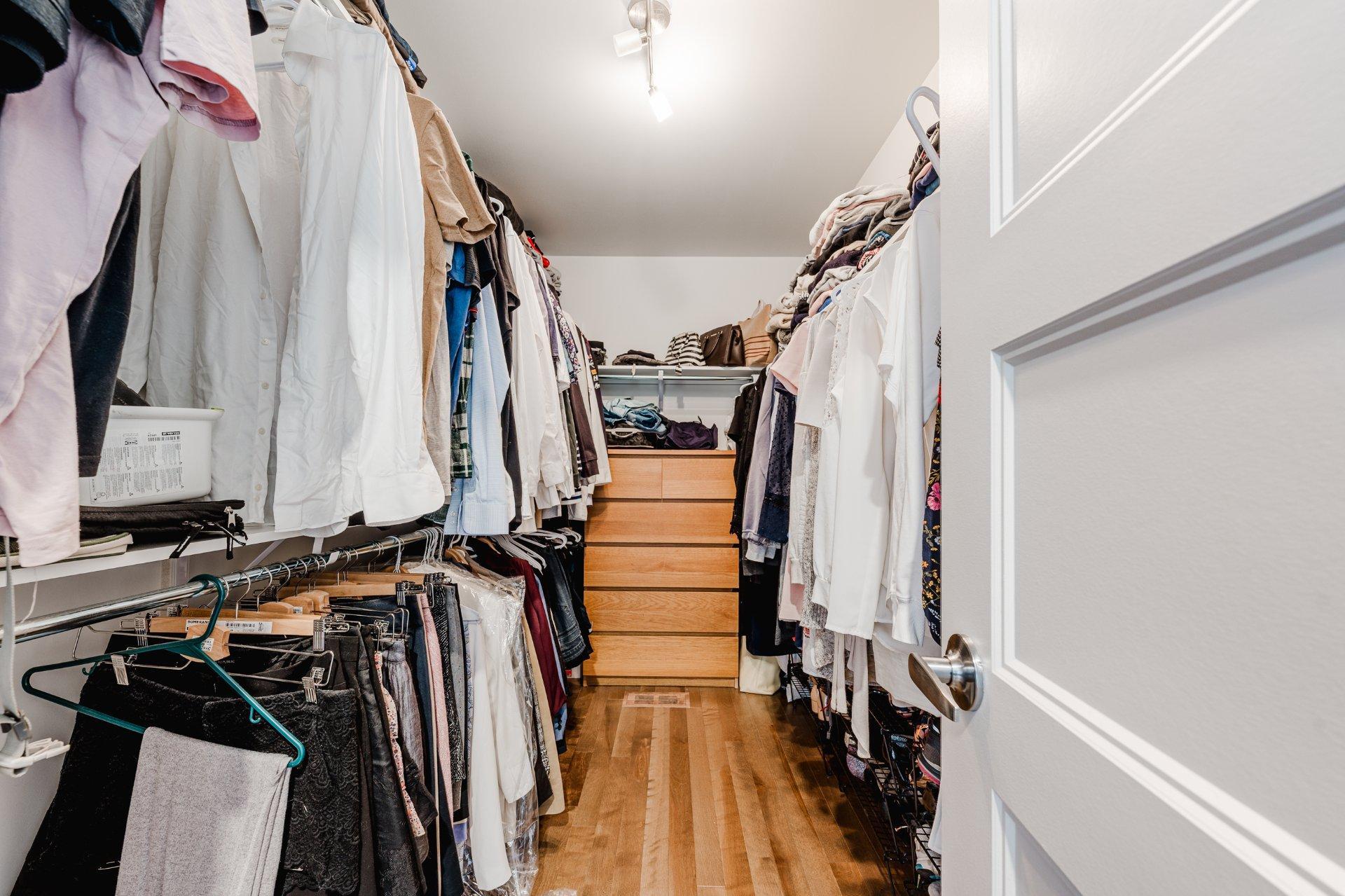 









5950


Rue Baillargeon

,
Brossard,




QC
J4Z1S5

