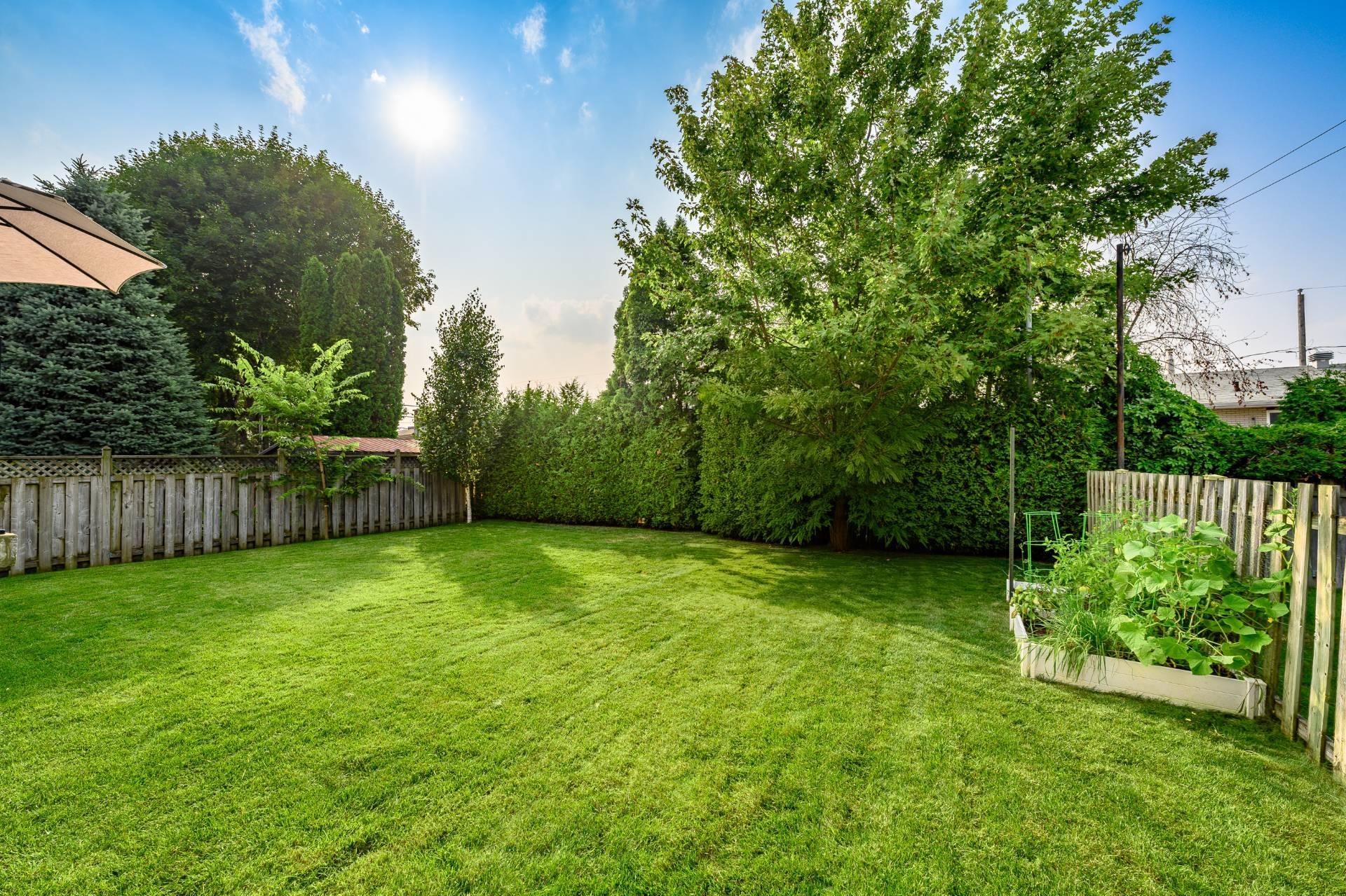 









5950


Rue Baillargeon

,
Brossard,




QC
J4Z1S5

