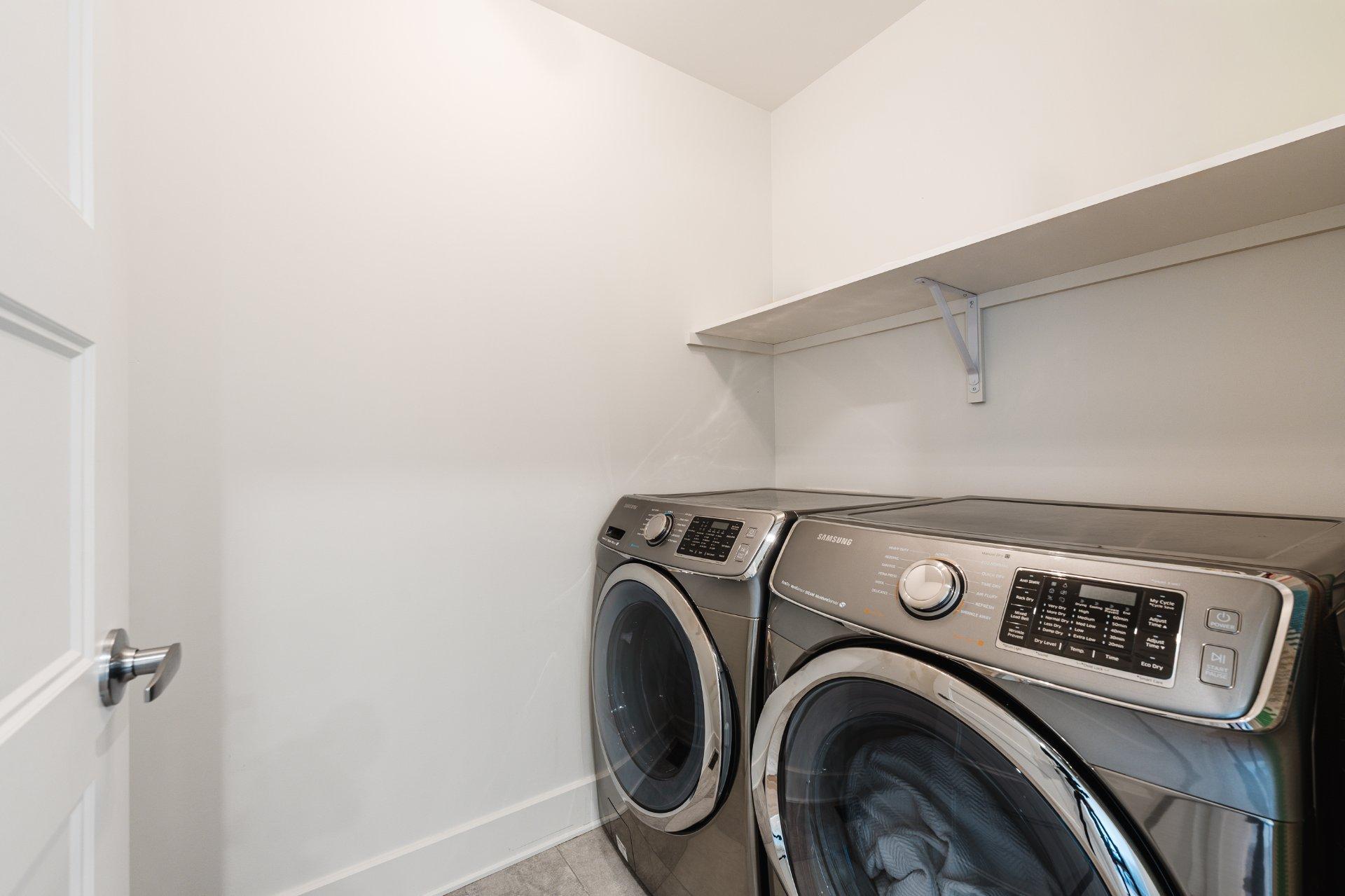 









5950


Rue Baillargeon

,
Brossard,




QC
J4Z1S5

