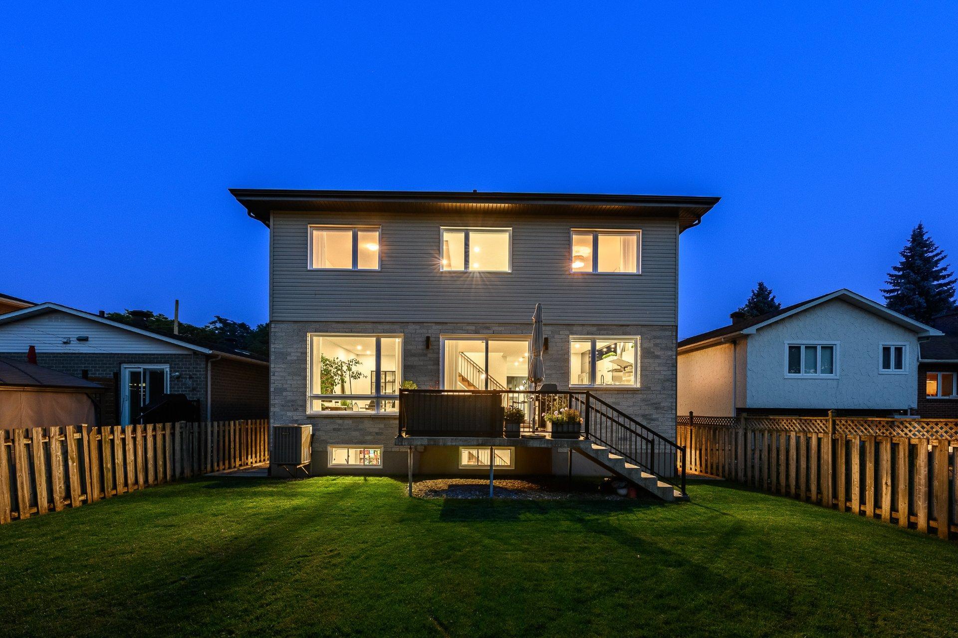 









5950


Rue Baillargeon

,
Brossard,




QC
J4Z1S5

