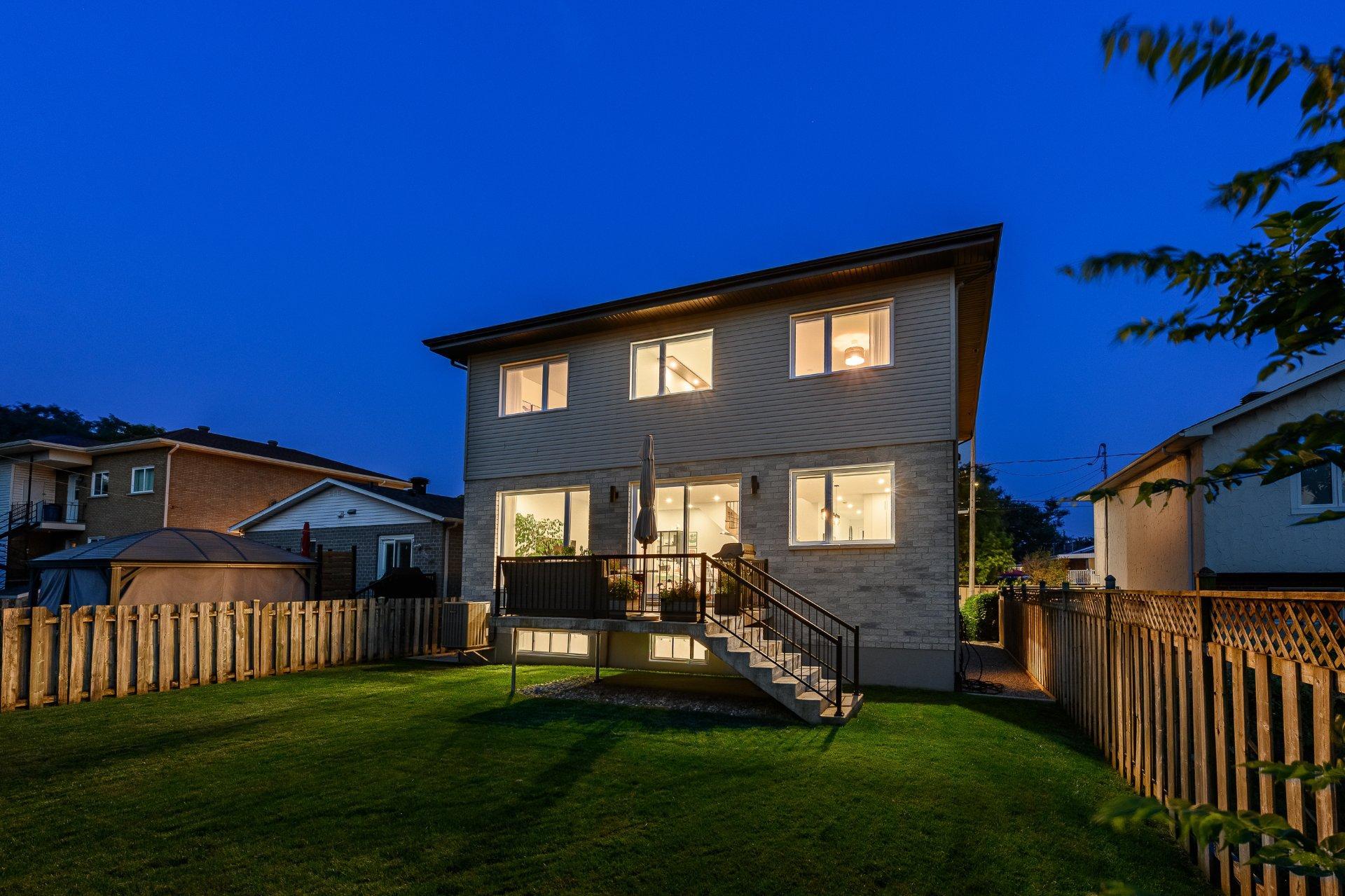 









5950


Rue Baillargeon

,
Brossard,




QC
J4Z1S5

