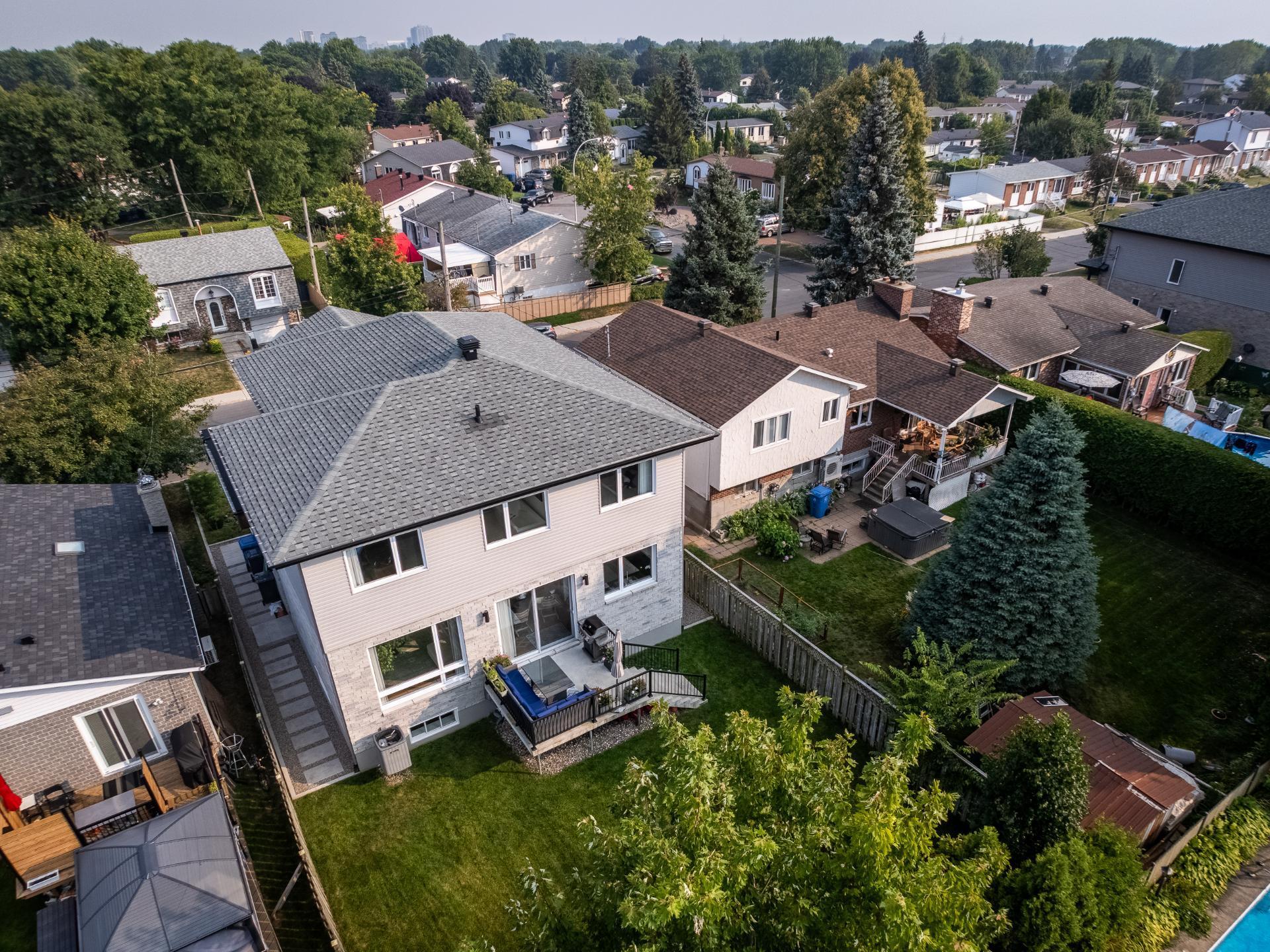 









5950


Rue Baillargeon

,
Brossard,




QC
J4Z1S5

