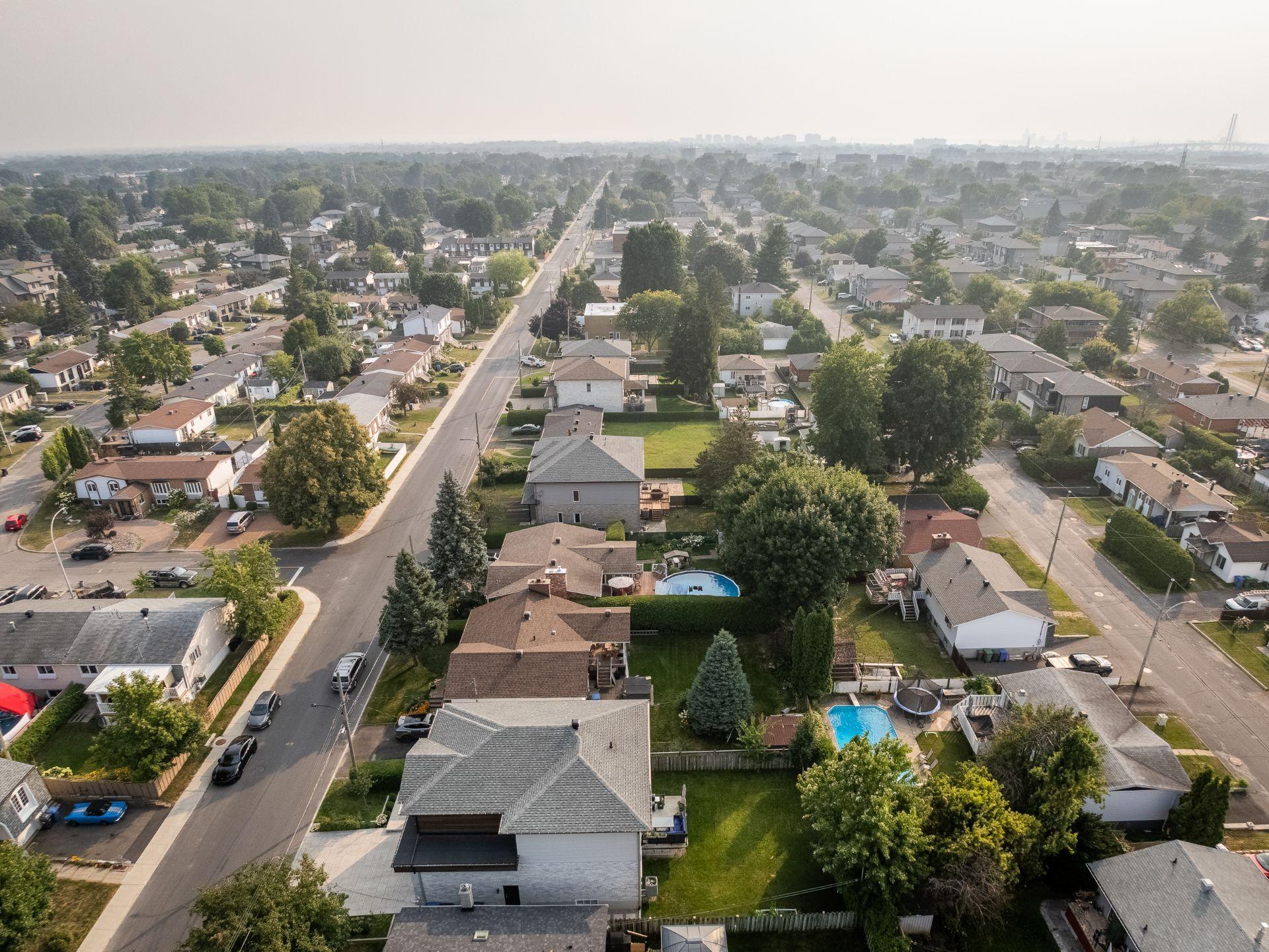 









5950


Rue Baillargeon

,
Brossard,




QC
J4Z1S5

