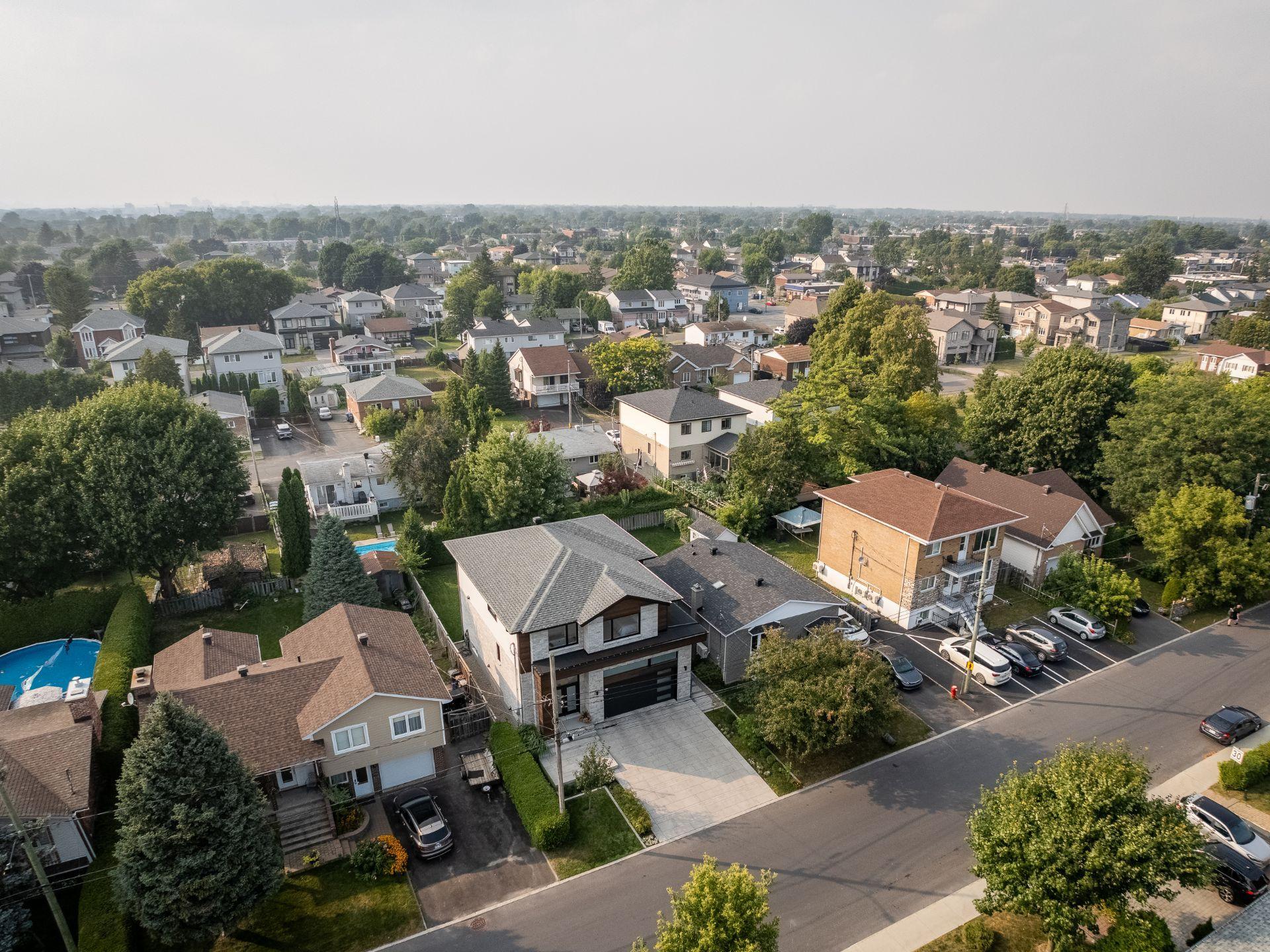 









5950


Rue Baillargeon

,
Brossard,




QC
J4Z1S5

