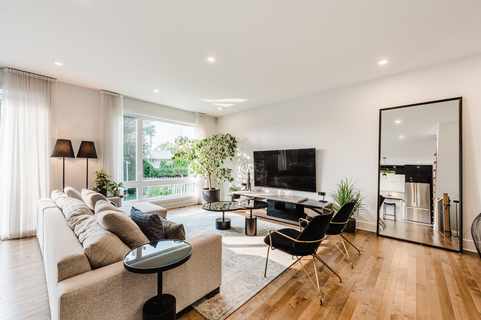 









5950


Rue Baillargeon

,
Brossard,




QC
J4Z1S5

