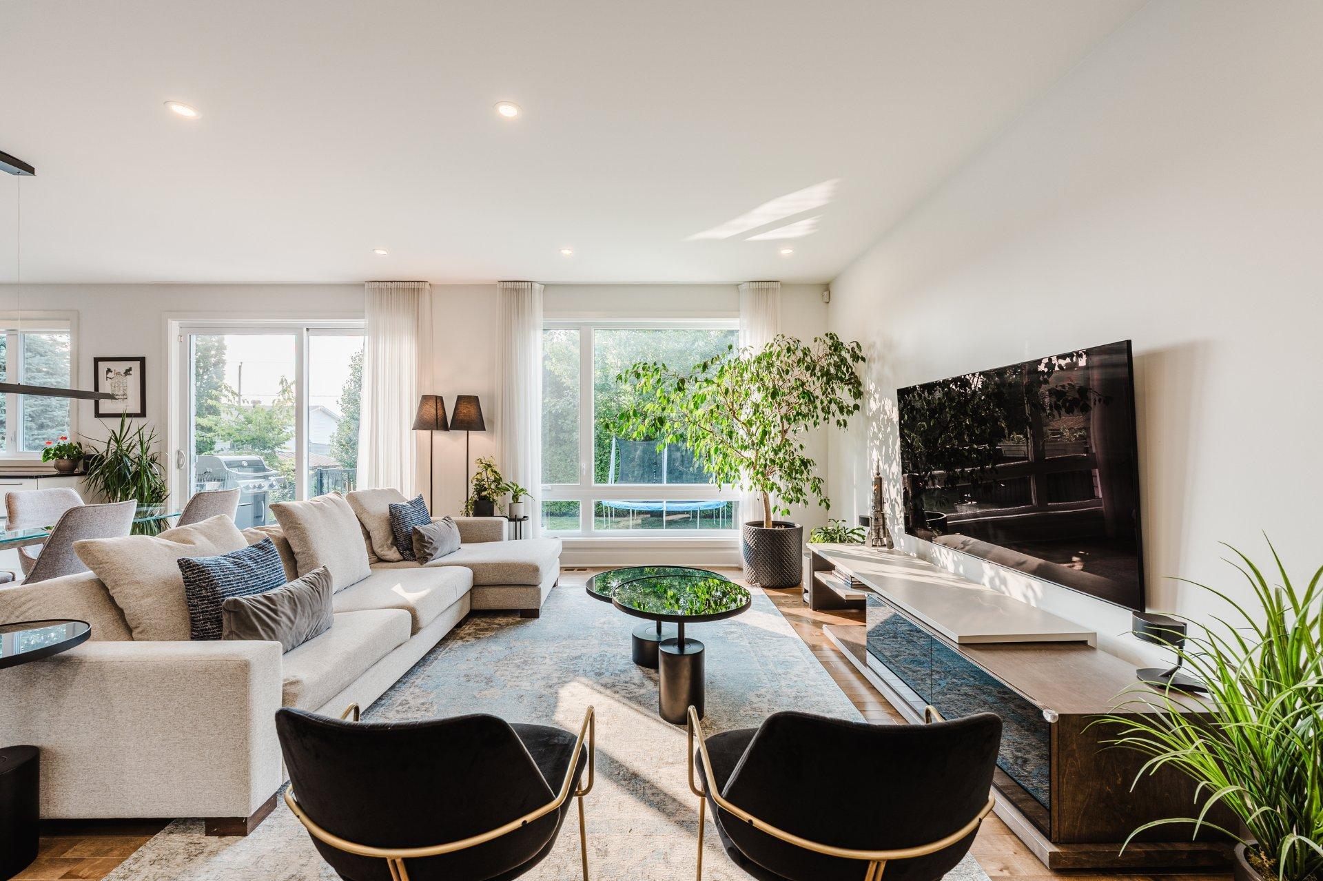 









5950


Rue Baillargeon

,
Brossard,




QC
J4Z1S5

