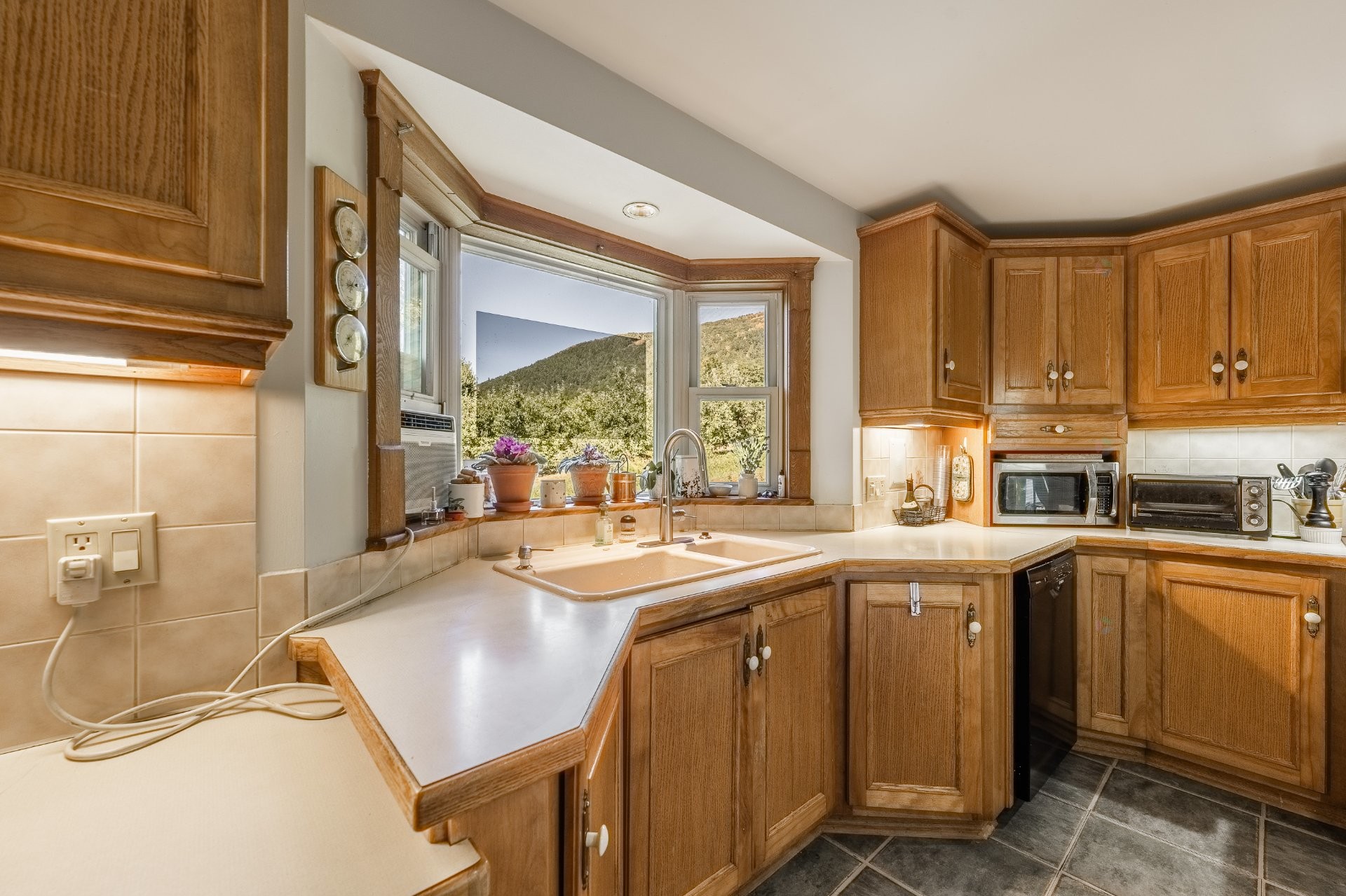 









365


Rg de la Montagne

,
Saint-Paul-d'Abbotsford,




QC
J0E1A0

