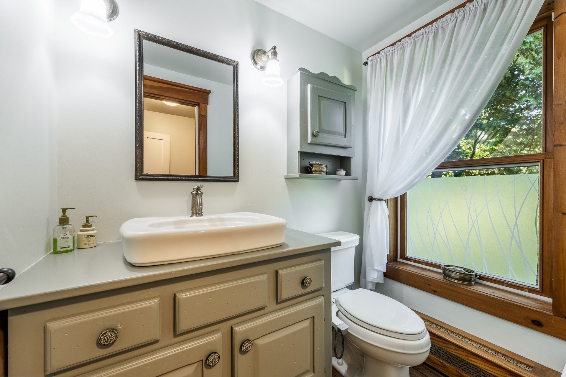 









365


Rg de la Montagne

,
Saint-Paul-d'Abbotsford,




QC
J0E1A0

