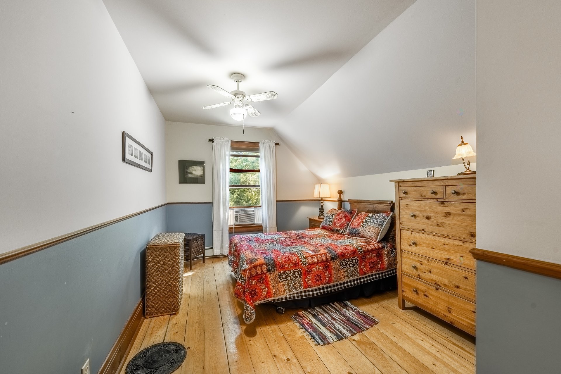 









365


Rg de la Montagne

,
Saint-Paul-d'Abbotsford,




QC
J0E1A0

