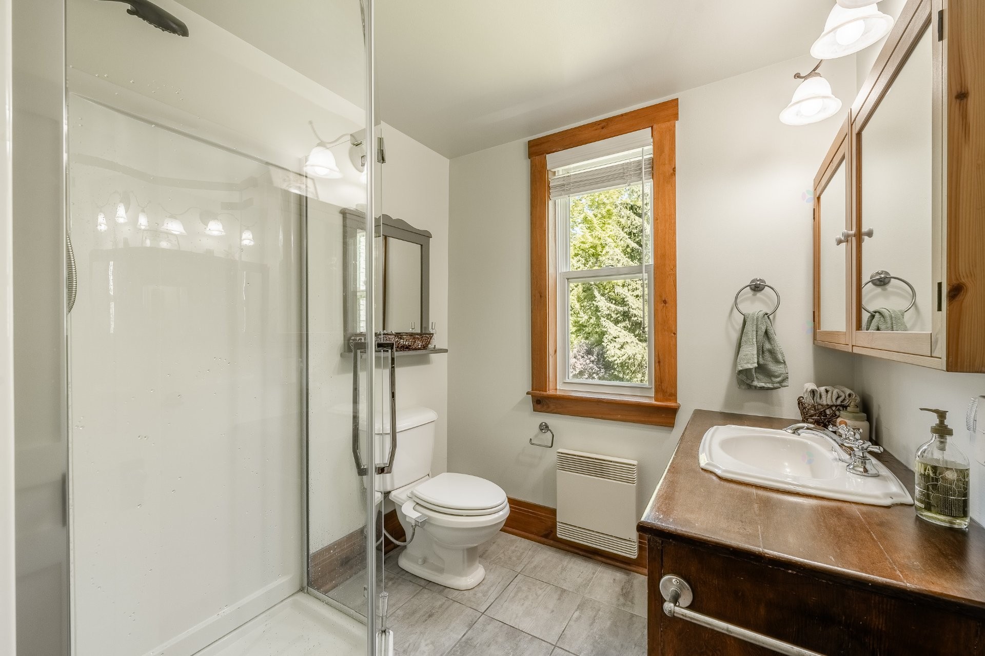 









365


Rg de la Montagne

,
Saint-Paul-d'Abbotsford,




QC
J0E1A0

