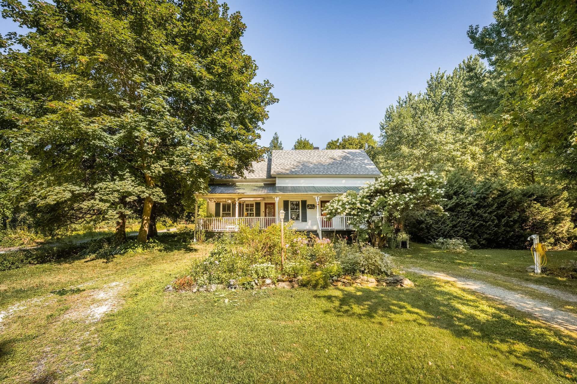 









365


Rg de la Montagne

,
Saint-Paul-d'Abbotsford,




QC
J0E1A0

