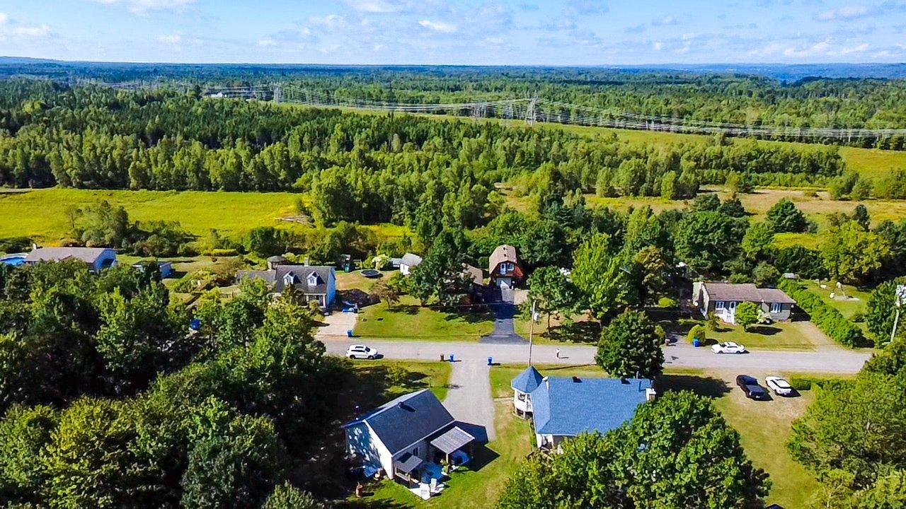









161


Rue Curé-Mélançon

,
Shawinigan,




QC
G0X1L0

