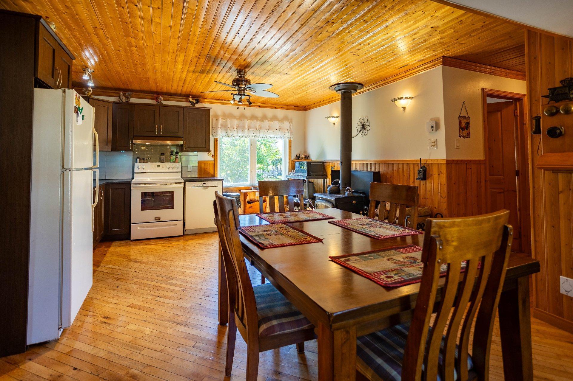 









161


Rue Curé-Mélançon

,
Shawinigan,




QC
G0X1L0

