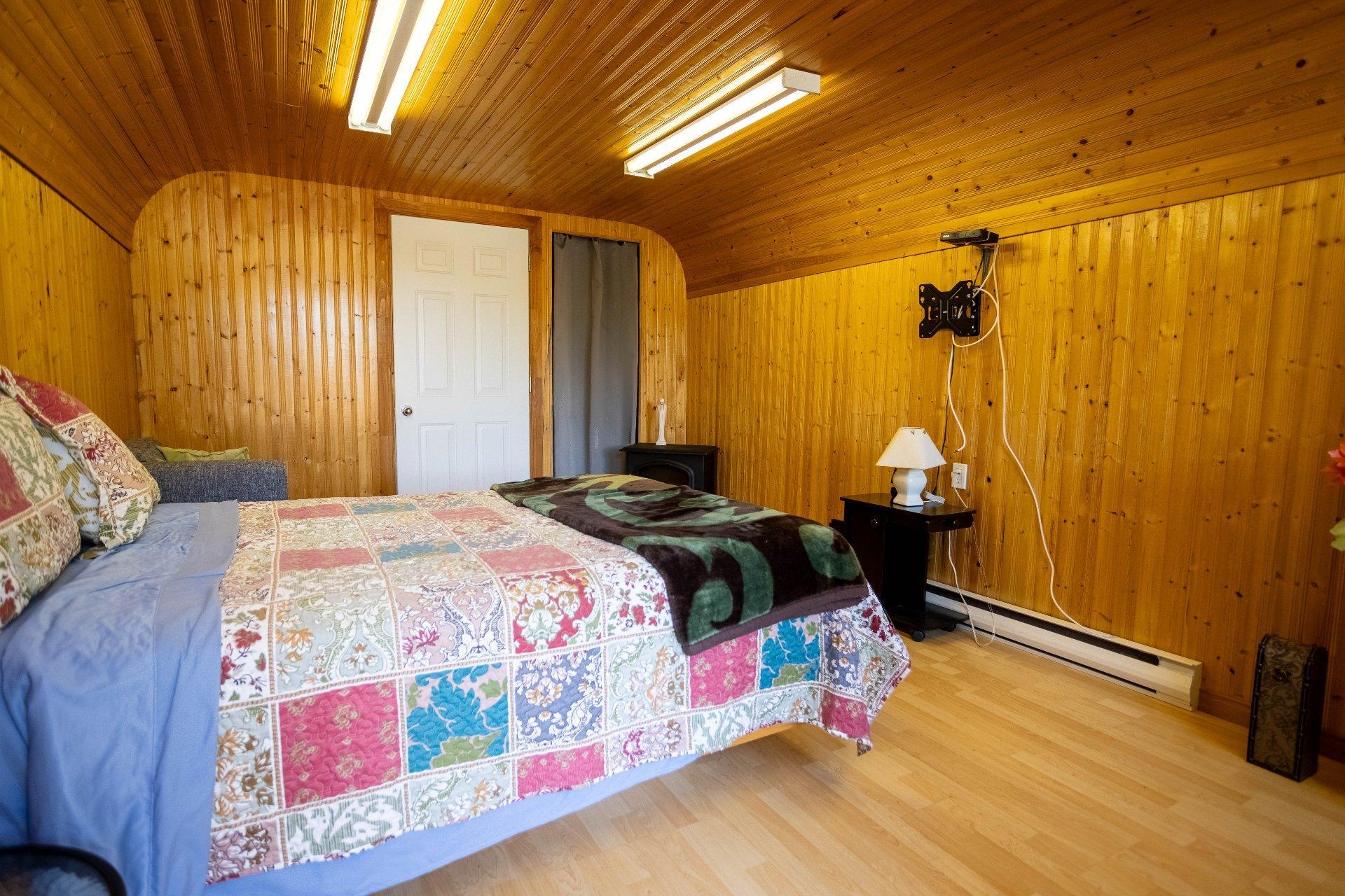 









161


Rue Curé-Mélançon

,
Shawinigan,




QC
G0X1L0

