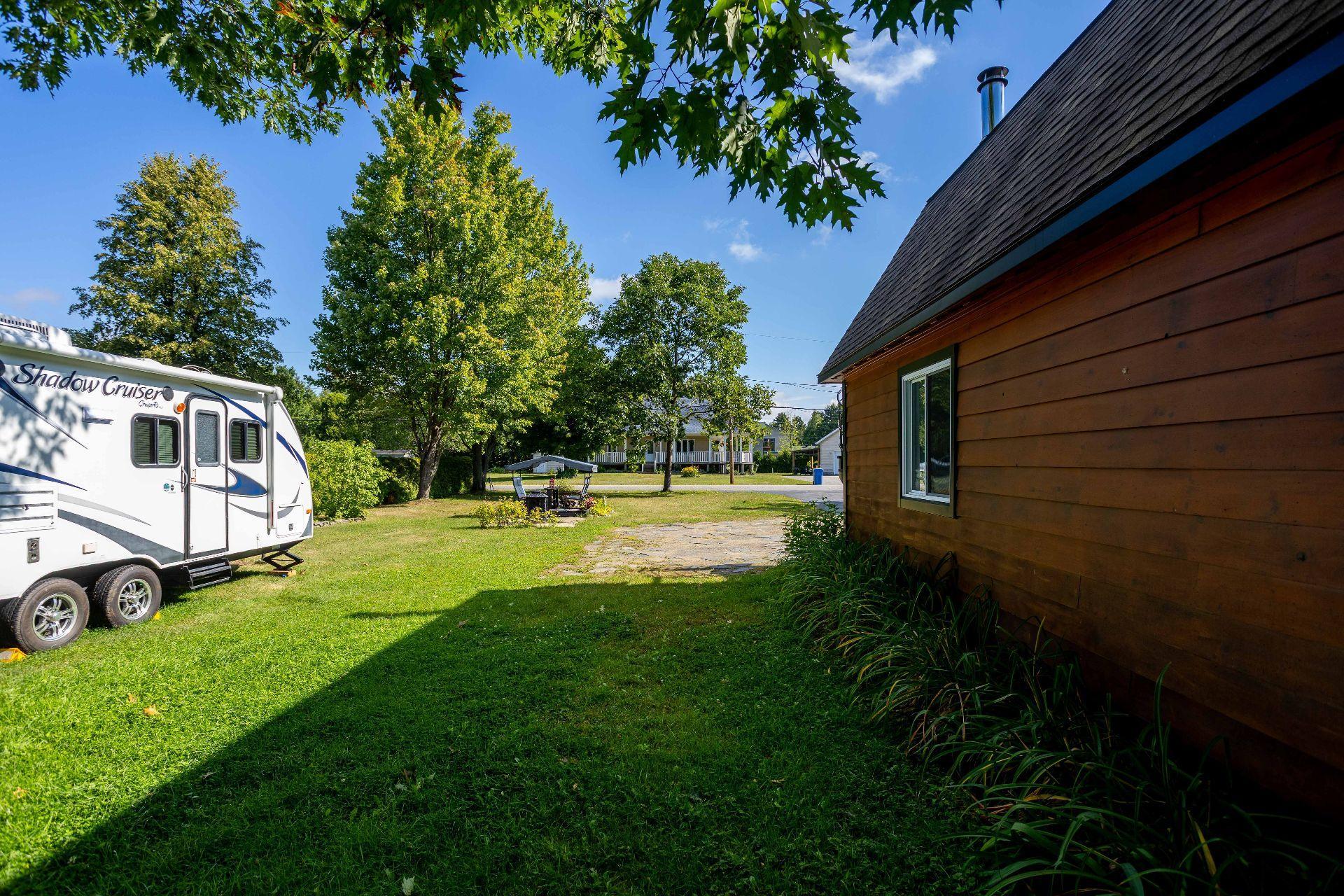 









161


Rue Curé-Mélançon

,
Shawinigan,




QC
G0X1L0

