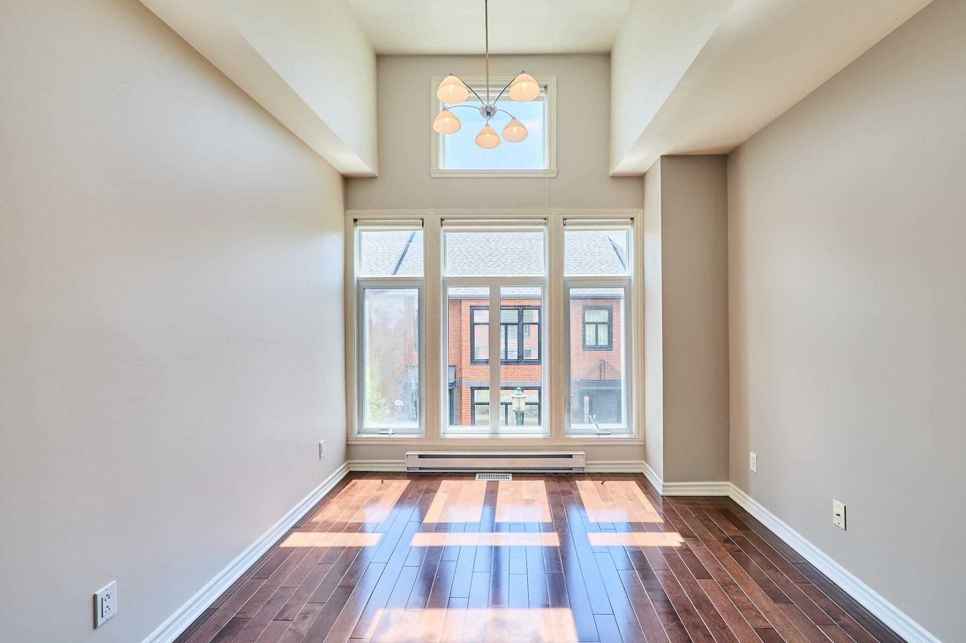 









889


Rue Gameroff

,
Montréal (Lachine),




QC
H8T3R4

